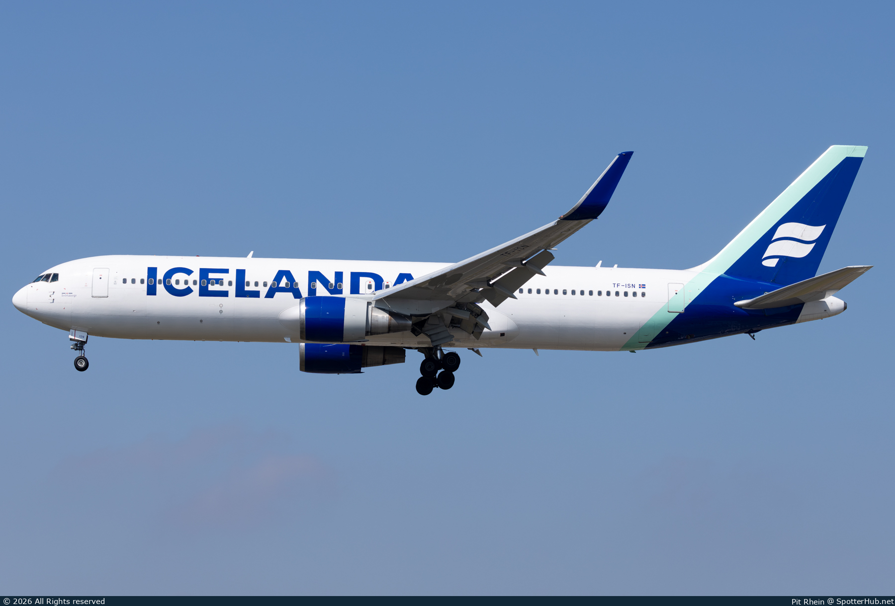 Photo of TF-ISN - Boeing 767-319(ER) operated by Icelandair