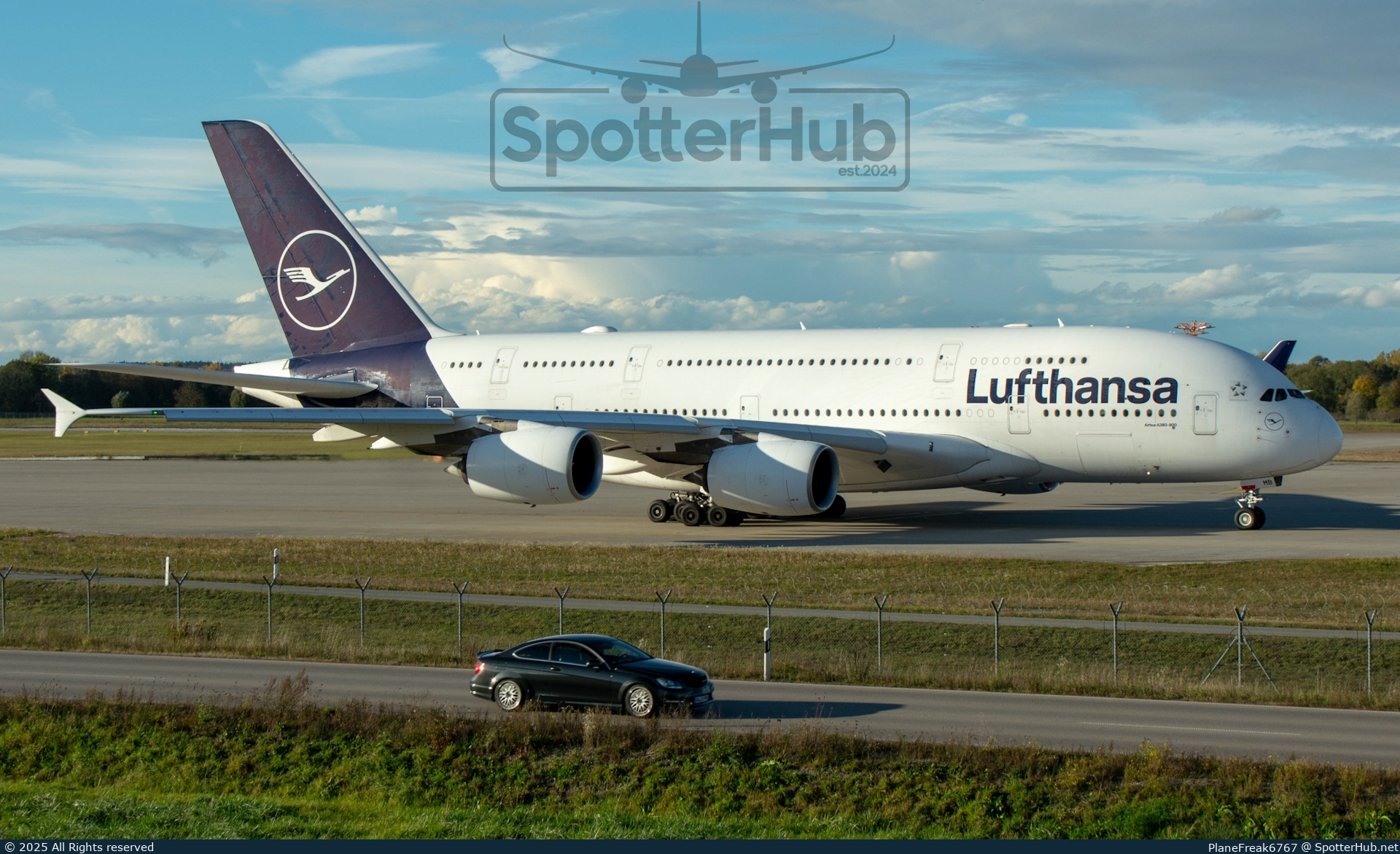 Photo of D-AIMB - Airbus A380-841 operated by Lufthansa