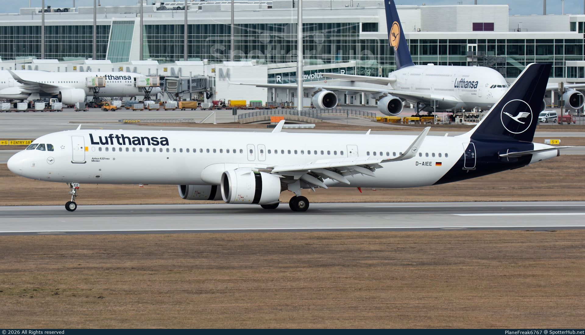 Photo of D-AIEE - Airbus A321-271NX operated by Lufthansa