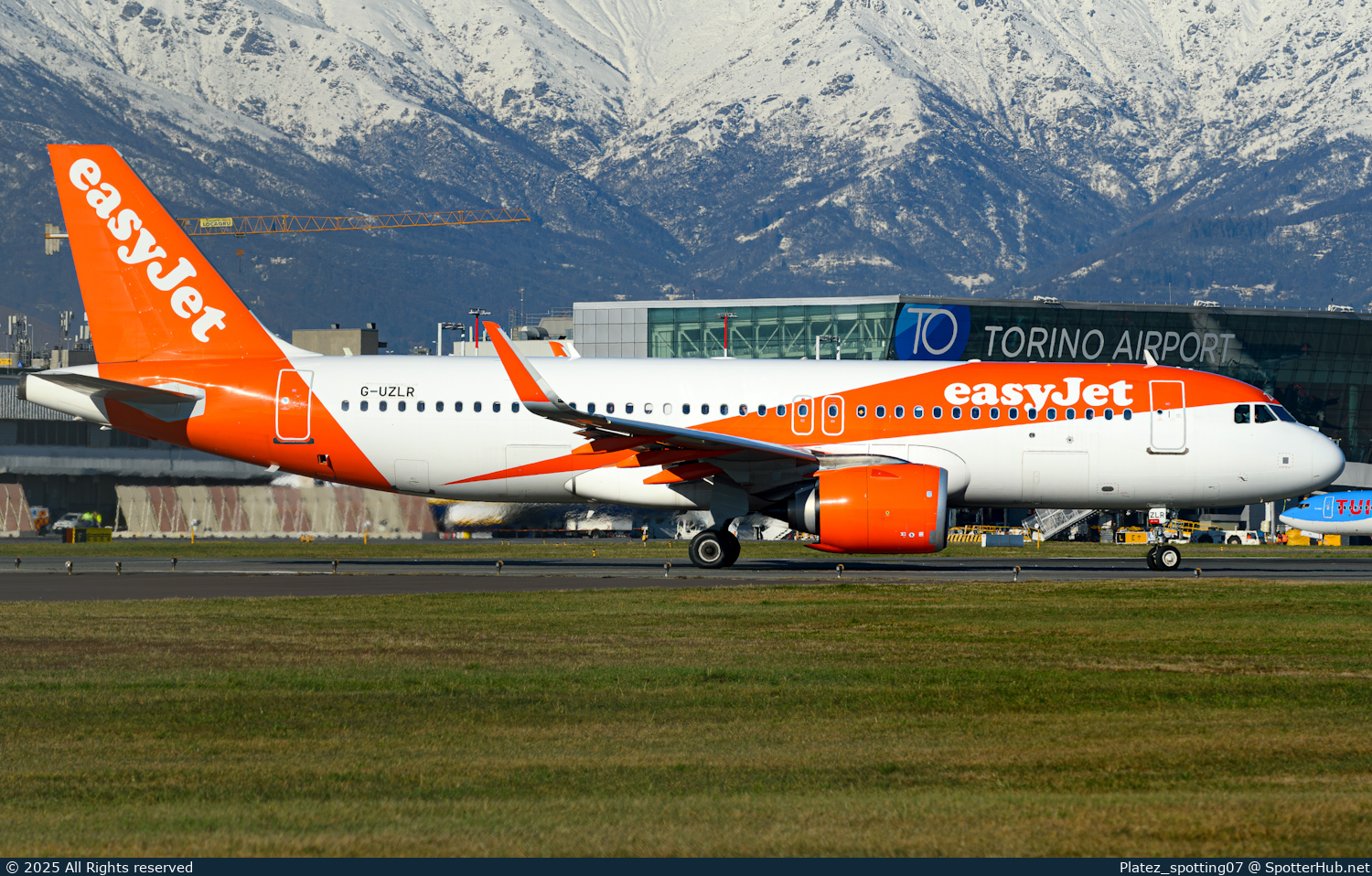 Photo of G-UZLR - Airbus A320-251N operated by easyJet