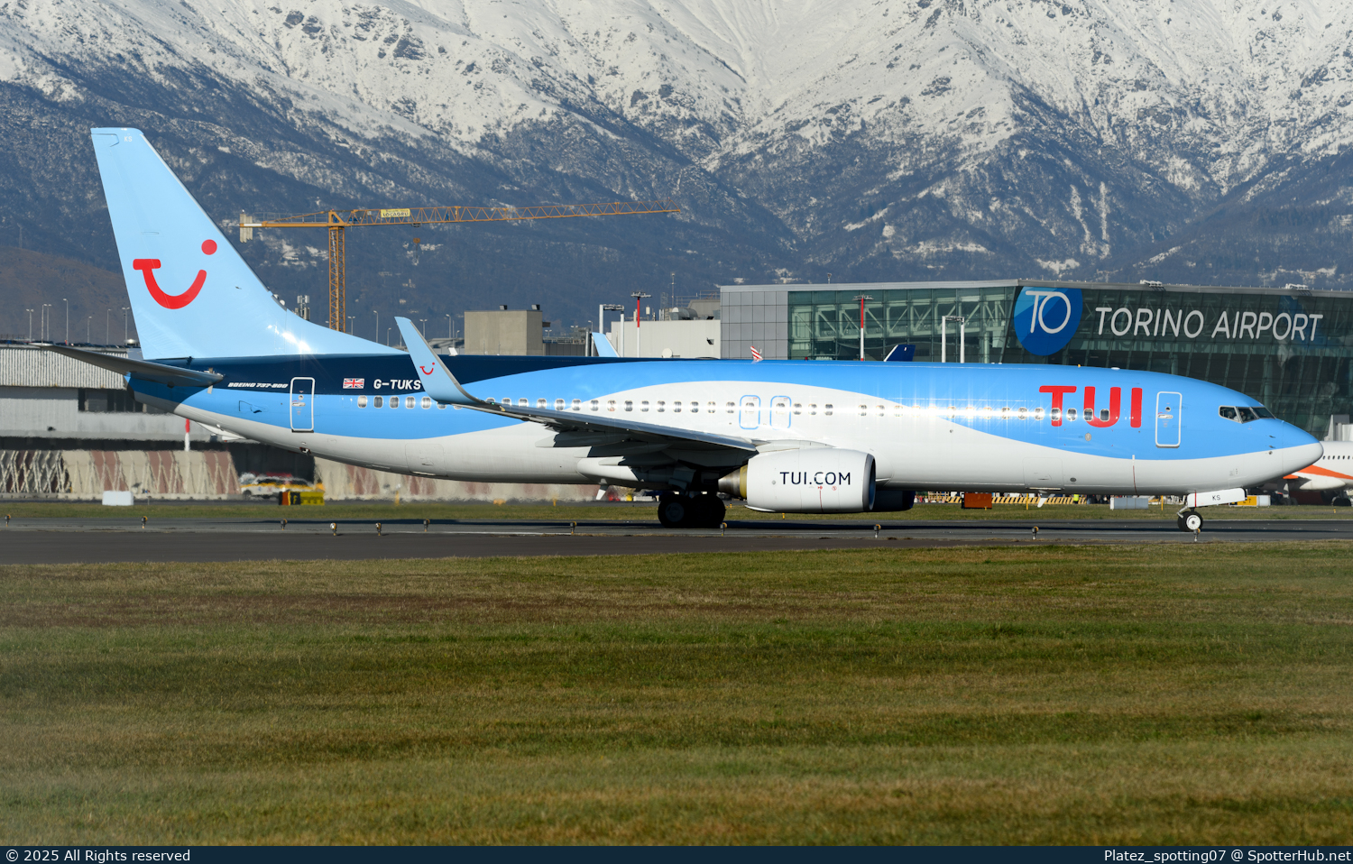 Photo of G-TUKS - Boeing 737-8K2 operated by TUI Airways