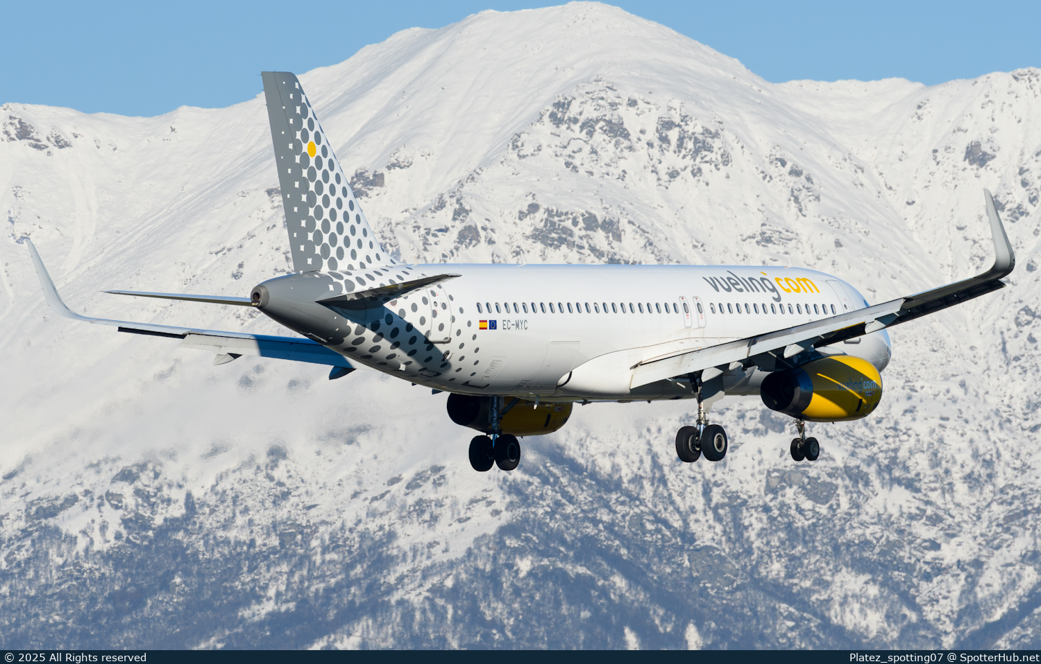 Photo of EC-MYC - Airbus A320-232 operated by Vueling