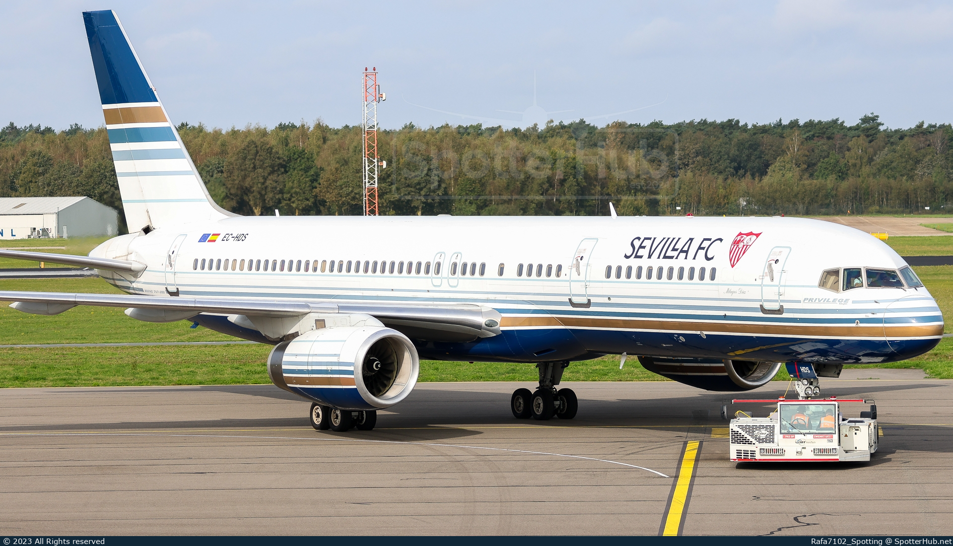Photo of EC-HDS - Boeing 757-256 operated by Privilege Style