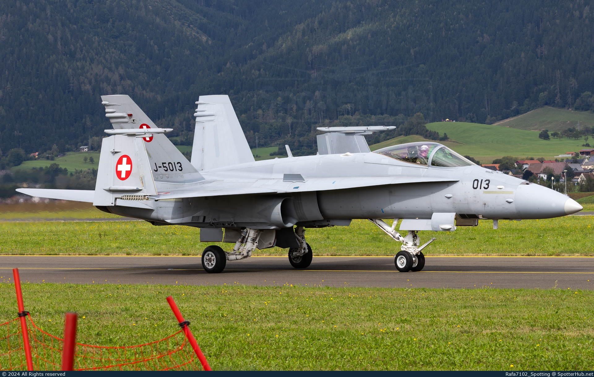 Photo of J-5013 - McDonnell Douglas F/A-18C Hornet operated by Swiss Air Force