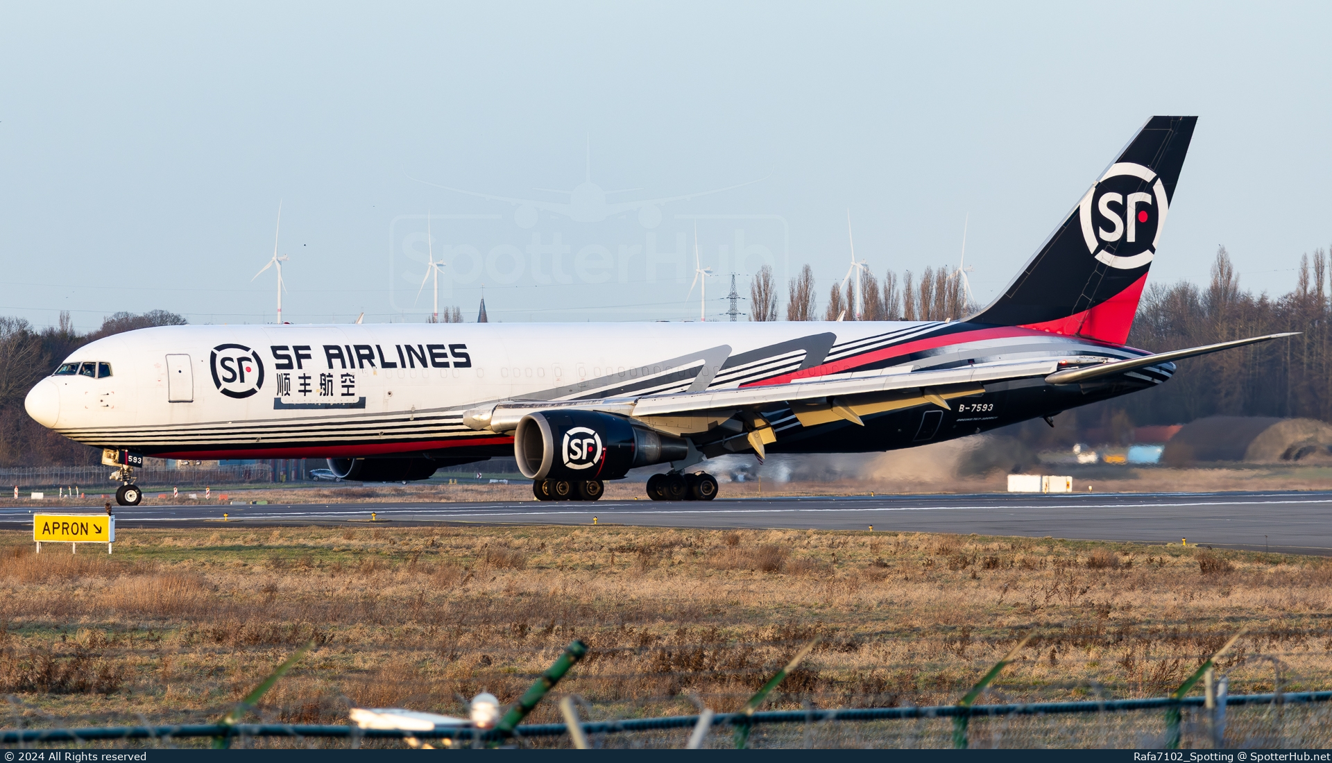 Photo of B-7593 - Boeing 767-338(ER)(BCF) operated by SF Airlines
