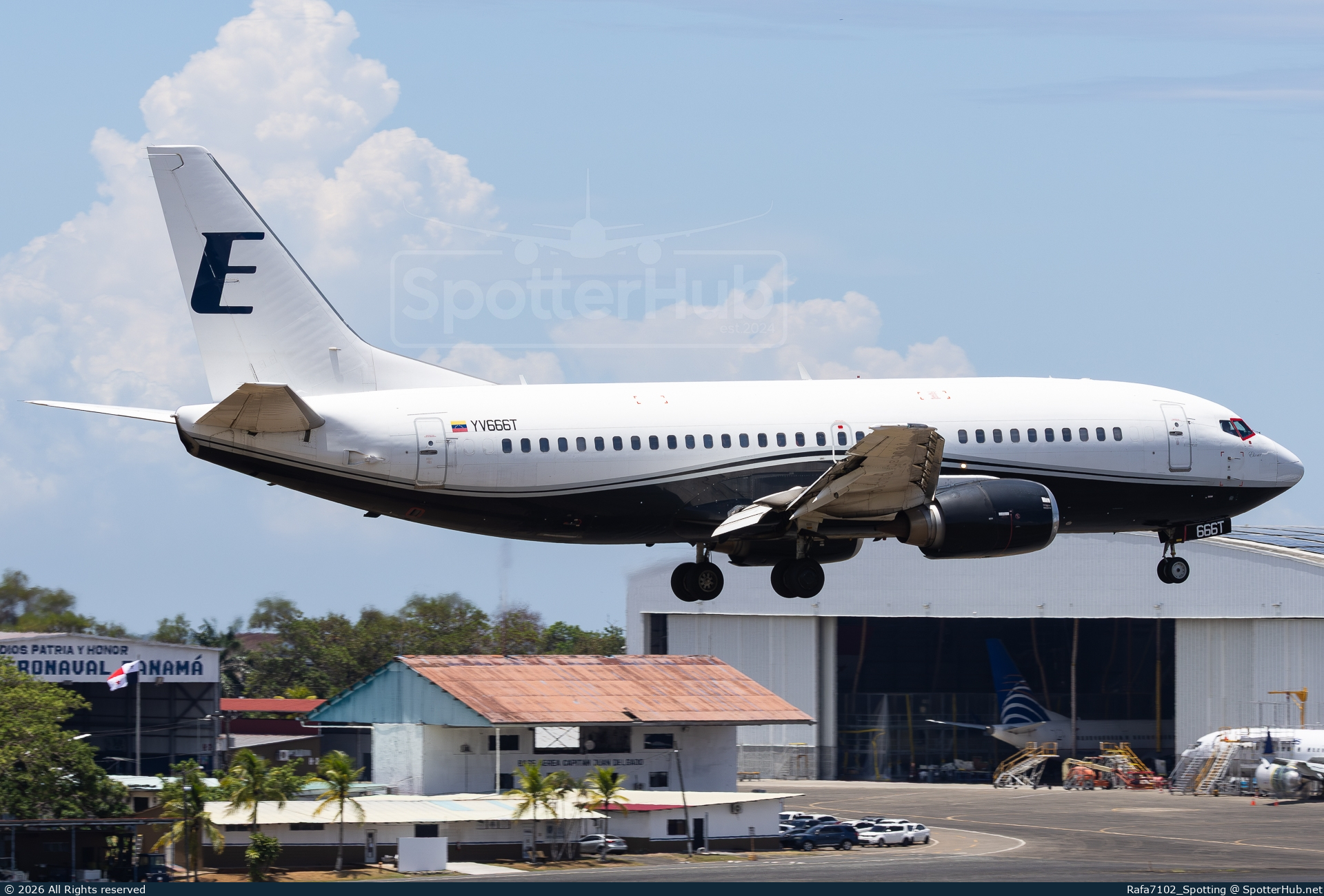 Photo of YV666T - Boeing 737-329 operated by Aerolíneas Estelar