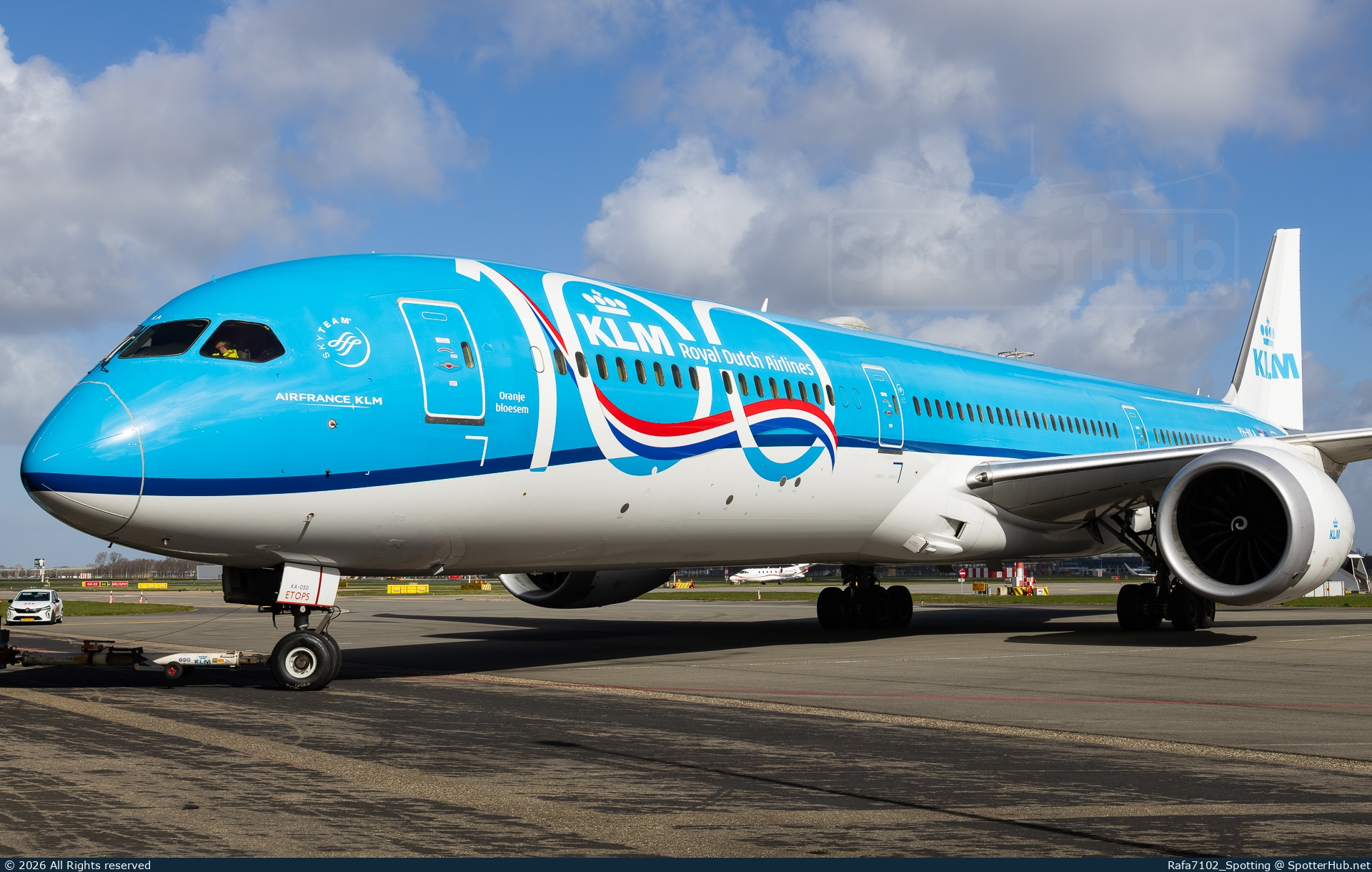 Photo of PH-BKA - Boeing 787-10 Dreamliner operated by KLM Royal Dutch Airlines