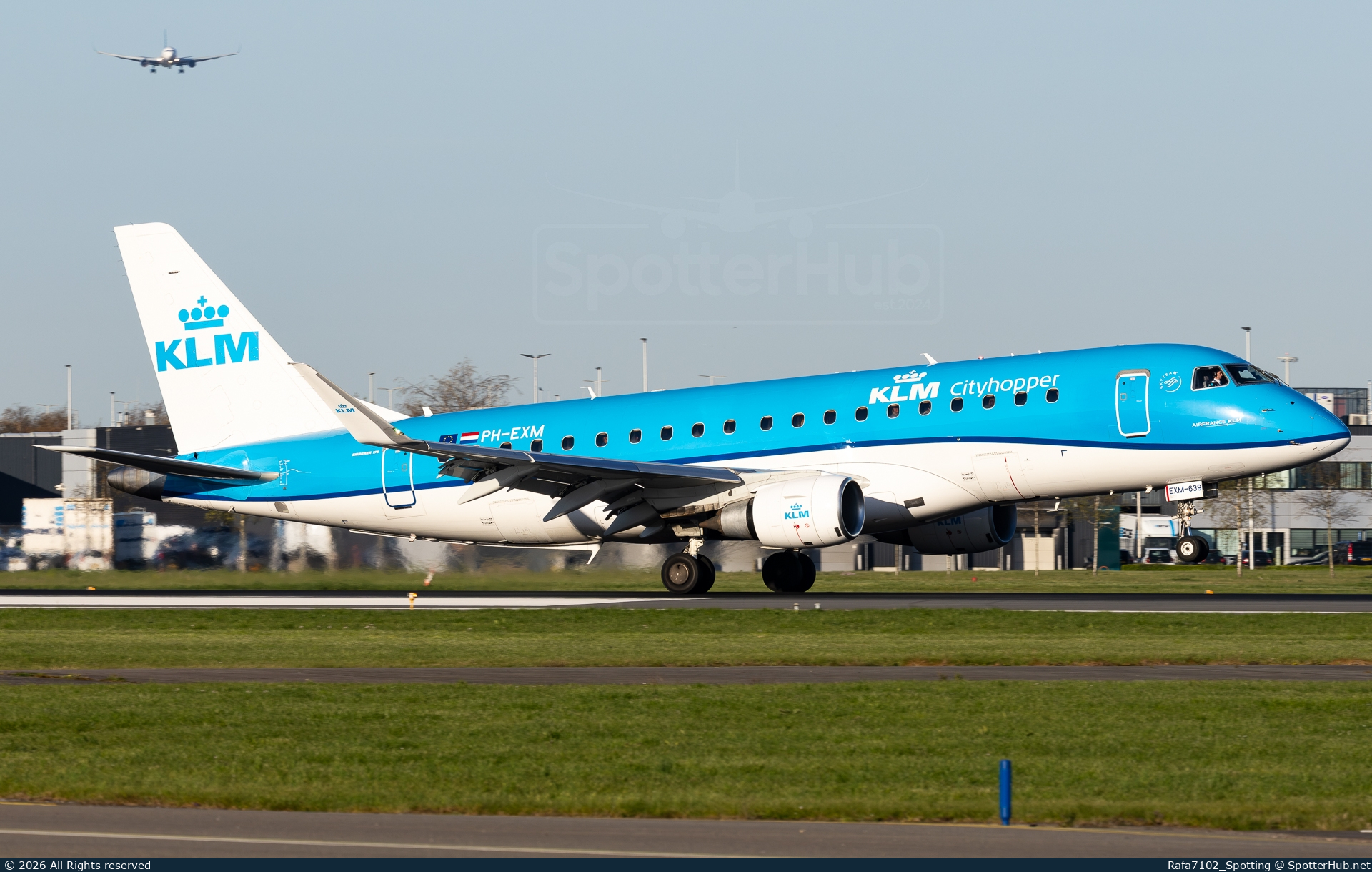 Photo of PH-EXM - Embraer ERJ-175STD operated by KLM Cityhopper