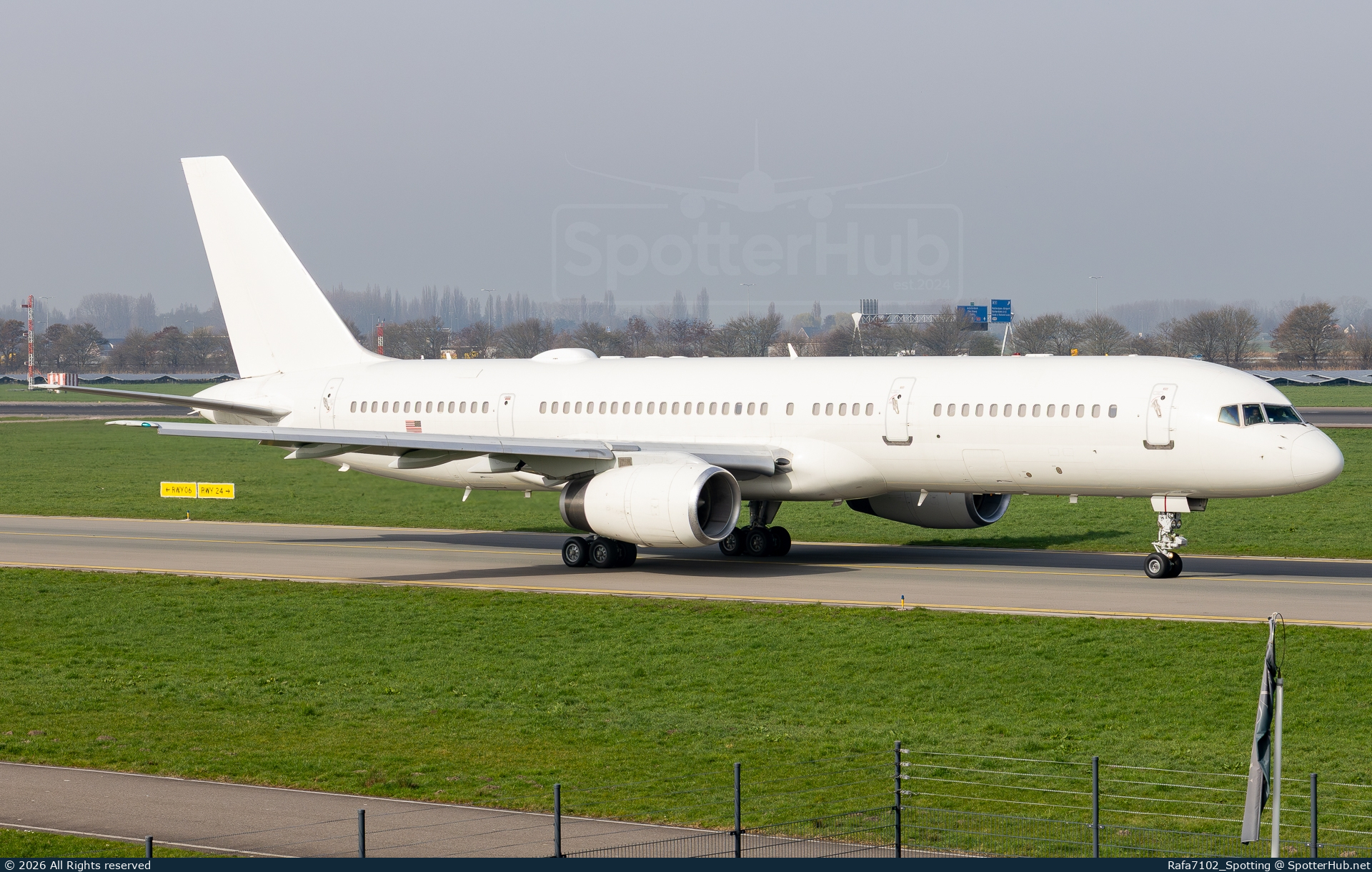 Photo of 02-4452 - Boeing C-32B operated by US Air Force