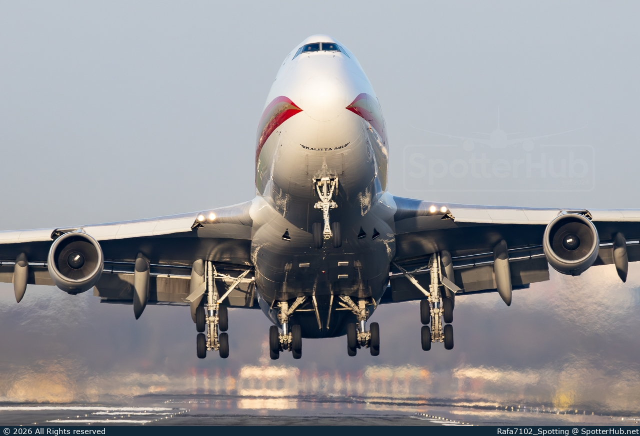 Photo of N716CK - Boeing 747-4B5F operated by Kalitta Air