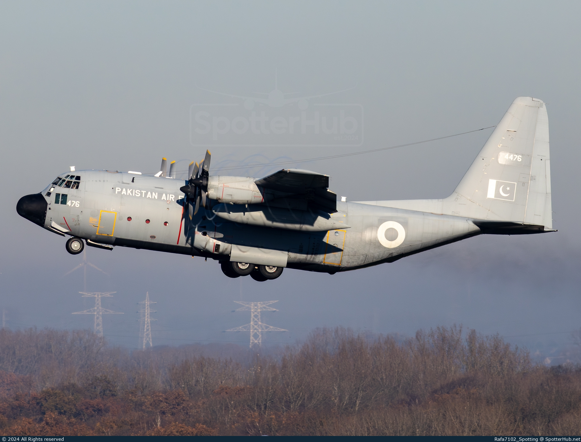 Photo of 4476 - Lockheed C-130H Hercules operated by Pakistan Air Force