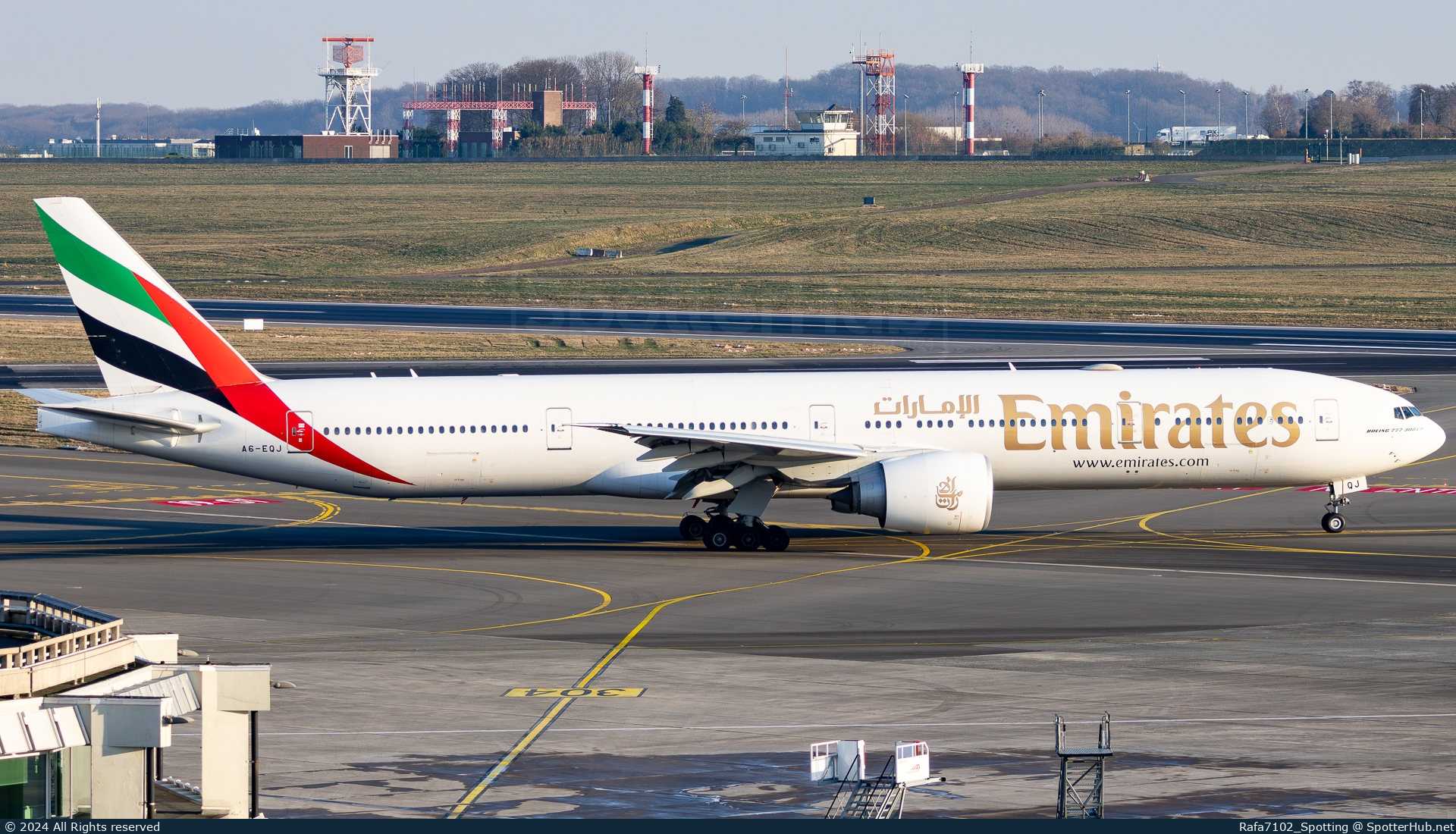 Photo of A6-EQJ - Boeing 777-31H(ER) operated by Emirates