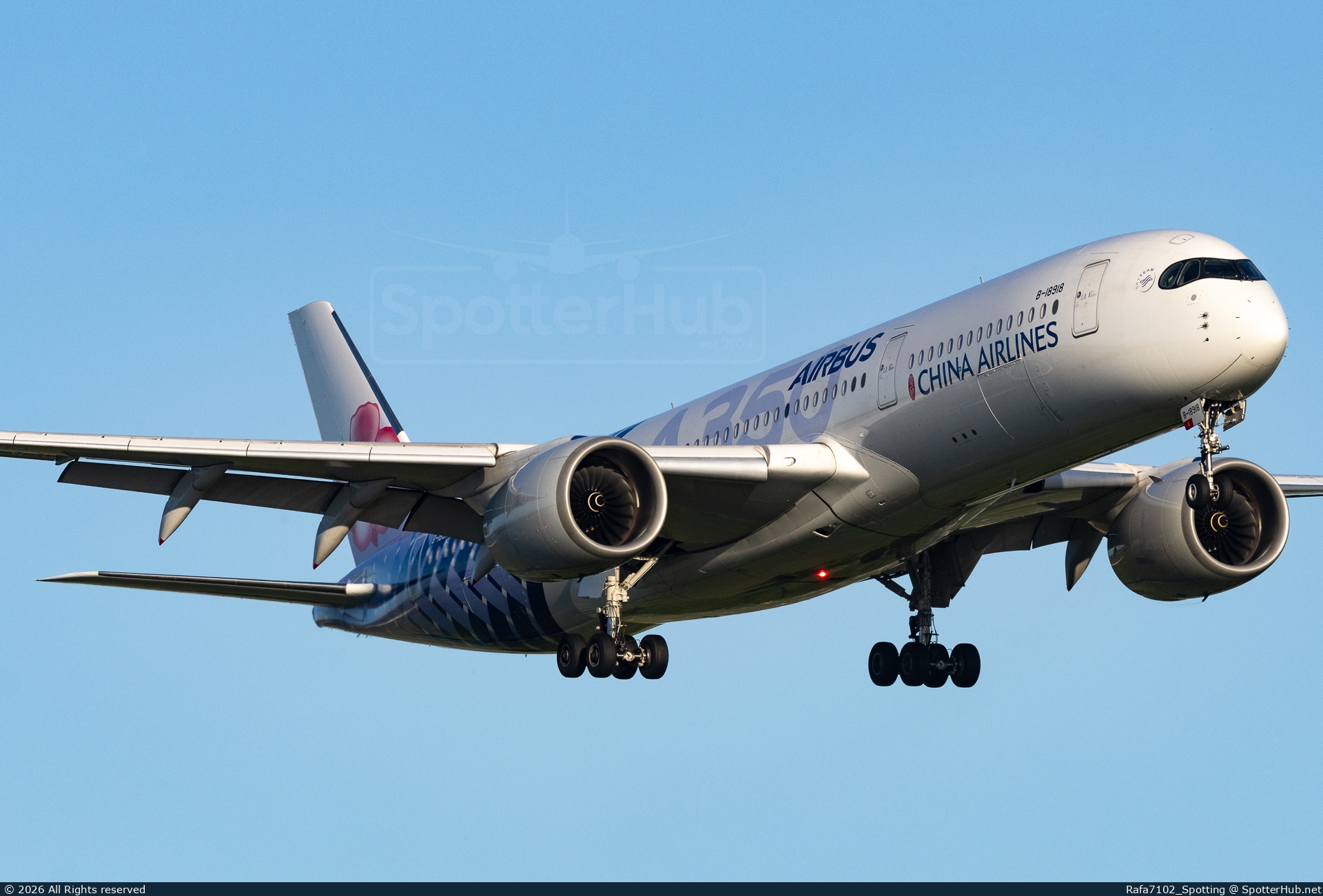 Photo of B-18918 - Airbus A350-941 operated by China Airlines