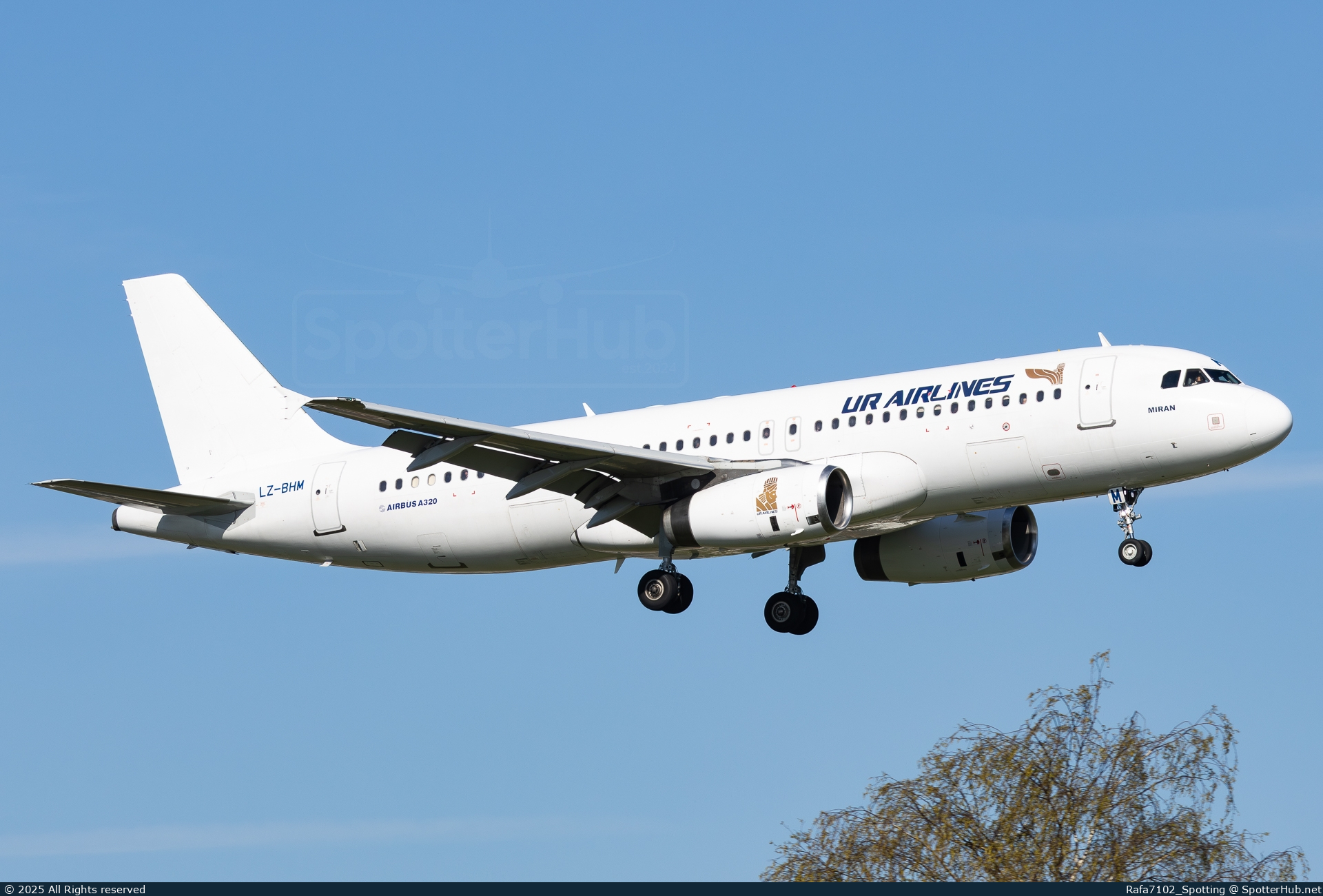Photo of LZ-BHM - Airbus A320-232 operated by UR Airlines (opb BH Air)