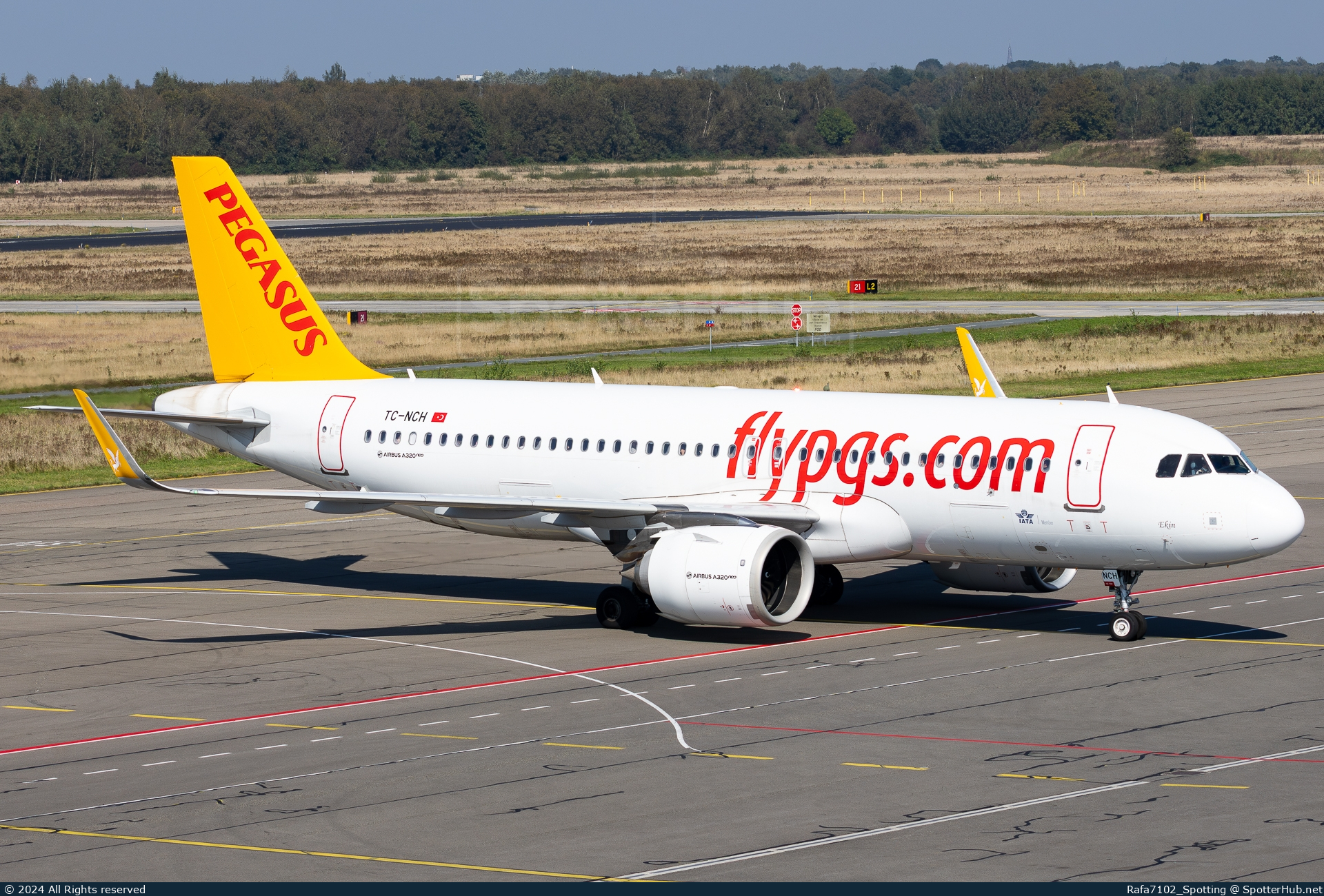 Photo of TC-NCH - Airbus A320-251N operated by Pegasus Airlines