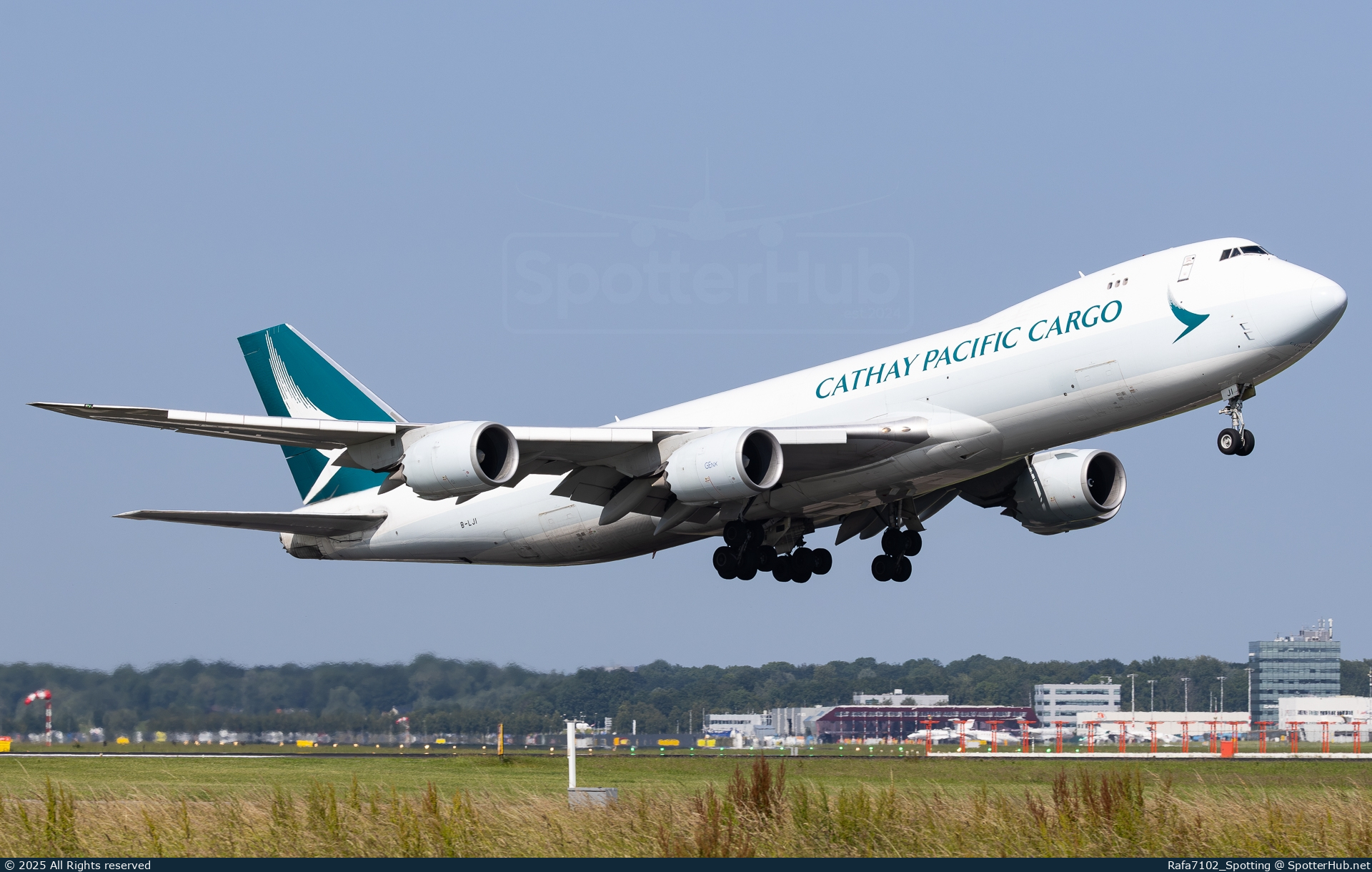 Photo of B-LJI - Boeing 747-867F operated by Cathay Pacific Cargo