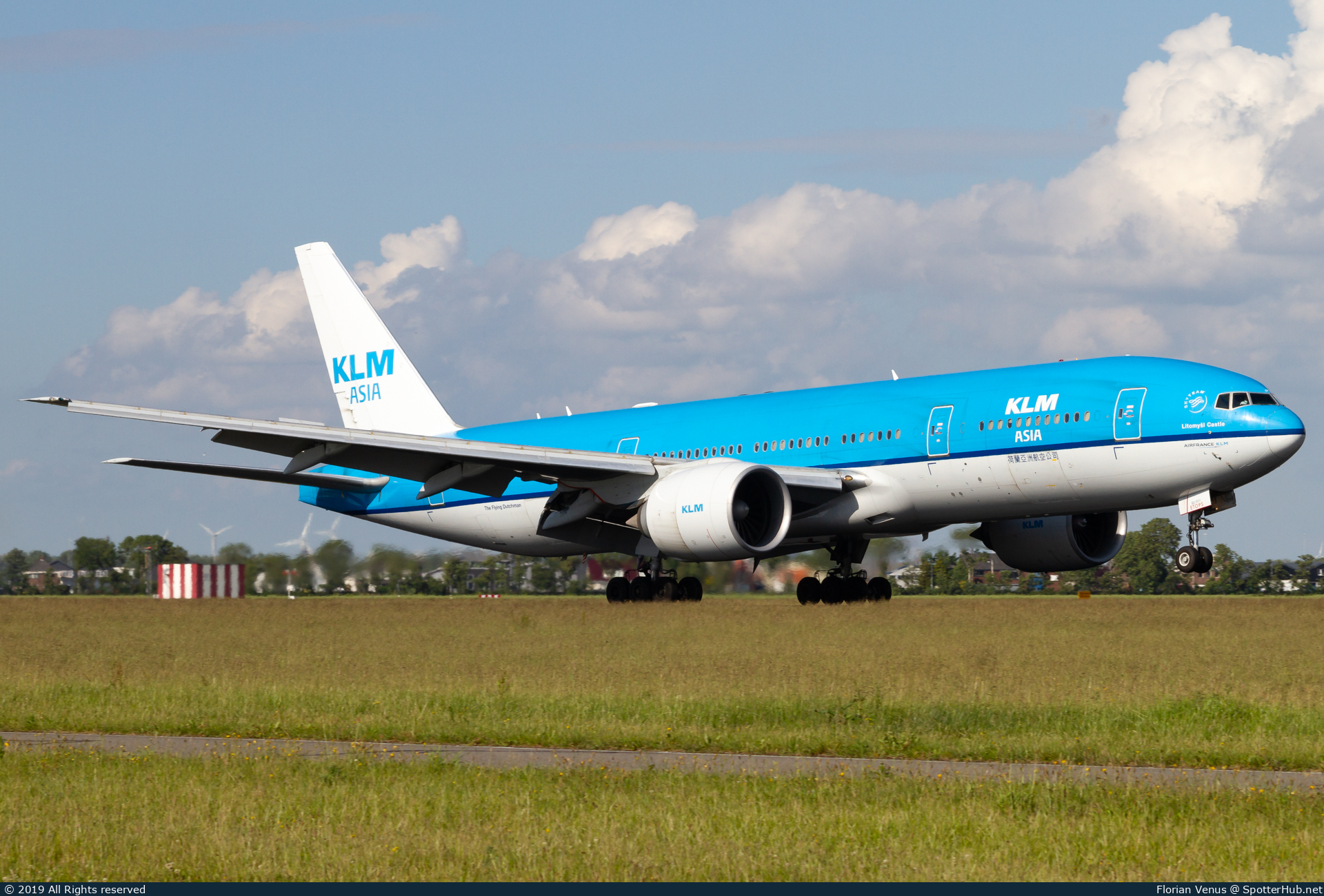 Photo of PH-BQL - Boeing 777-206(ER) operated by KLM Asia
