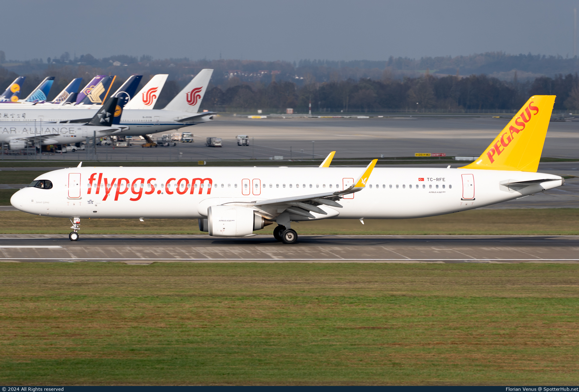 Photo of TC-RFE - Airbus A321-251NX operated by Pegasus Airlines