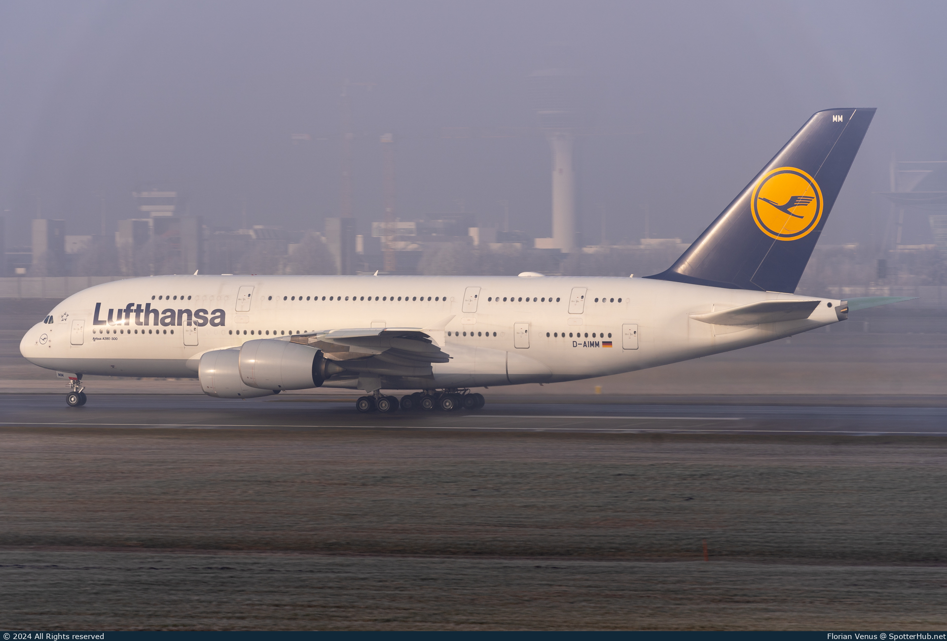 Photo of D-AIMM - Airbus A380-841 operated by Lufthansa