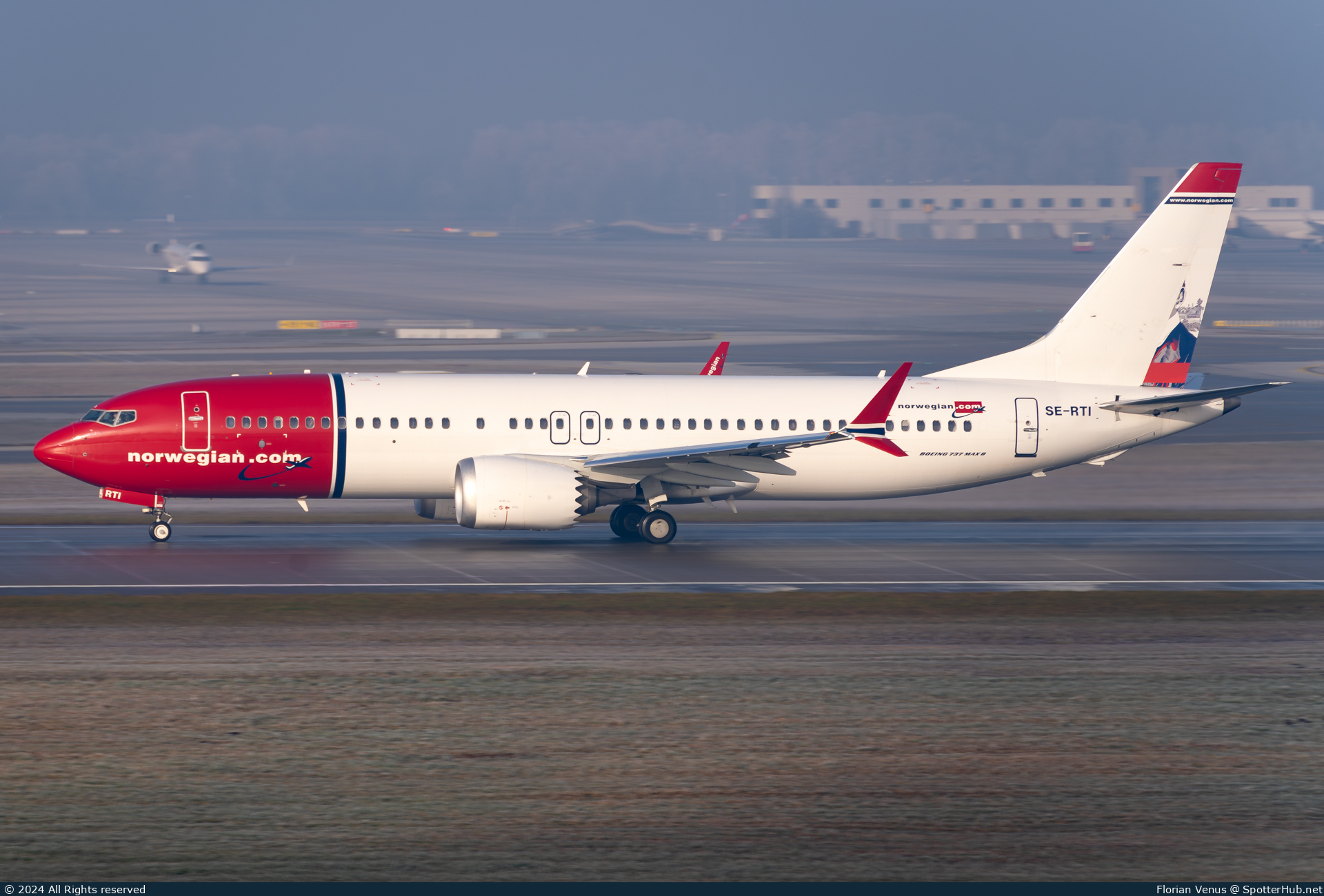 Photo of SE-RTI - Boeing 737 MAX 8 operated by Norwegian Air Sweden