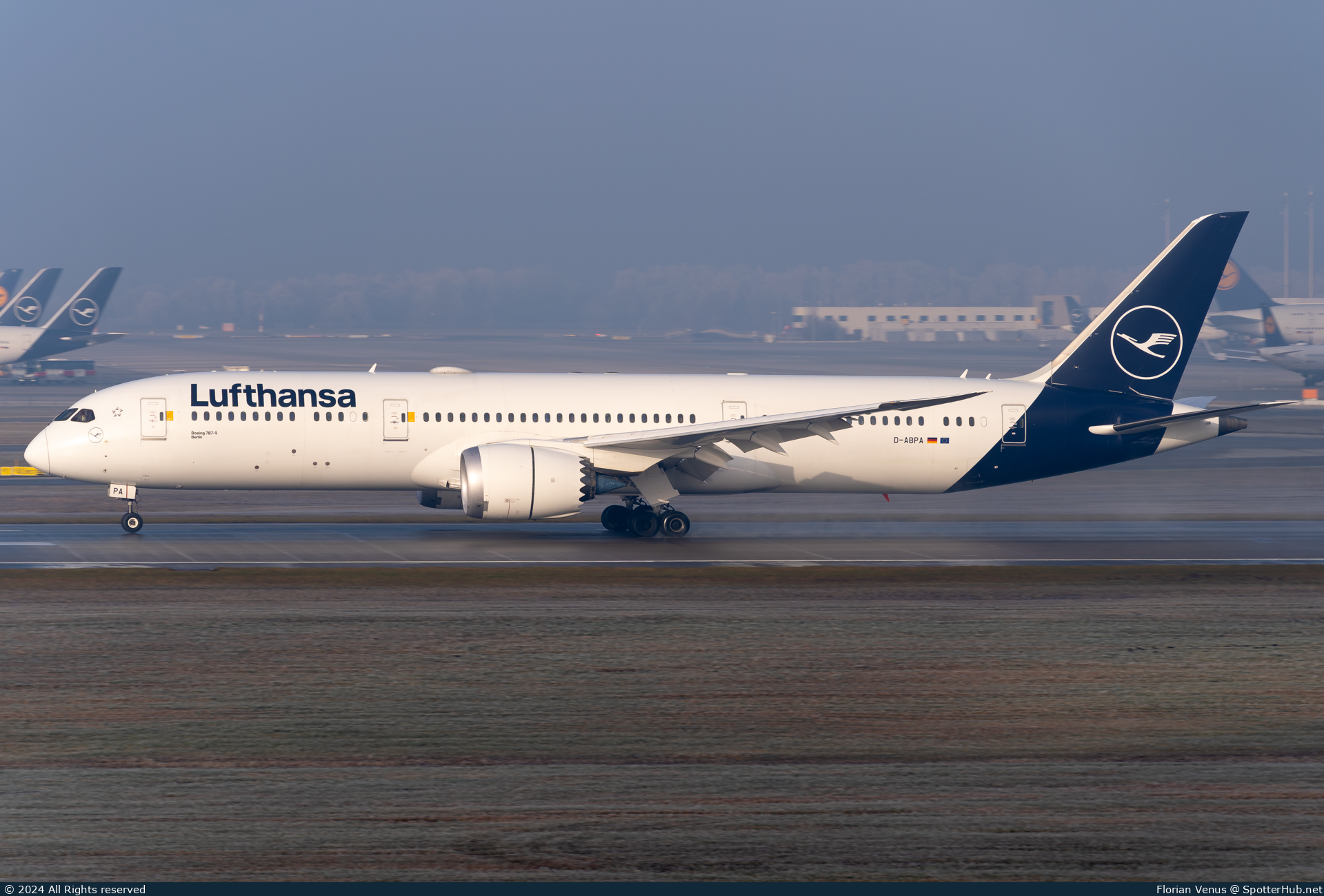Photo of D-ABPA - Boeing 787-9 Dreamliner operated by Lufthansa