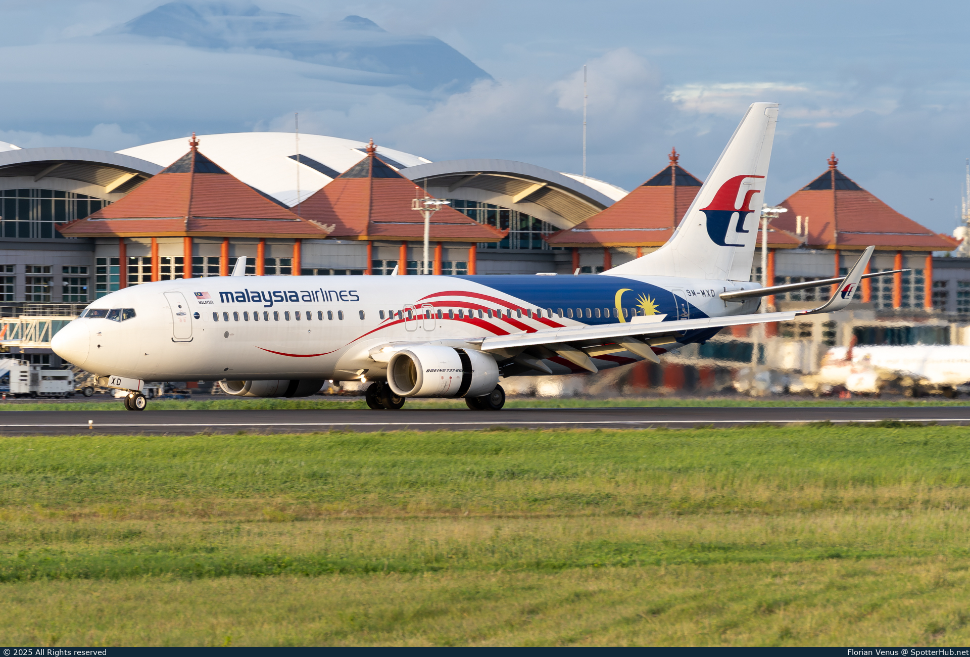 Photo of 9M-MXD - Boeing 737-8H6 operated by Malaysia Airlines