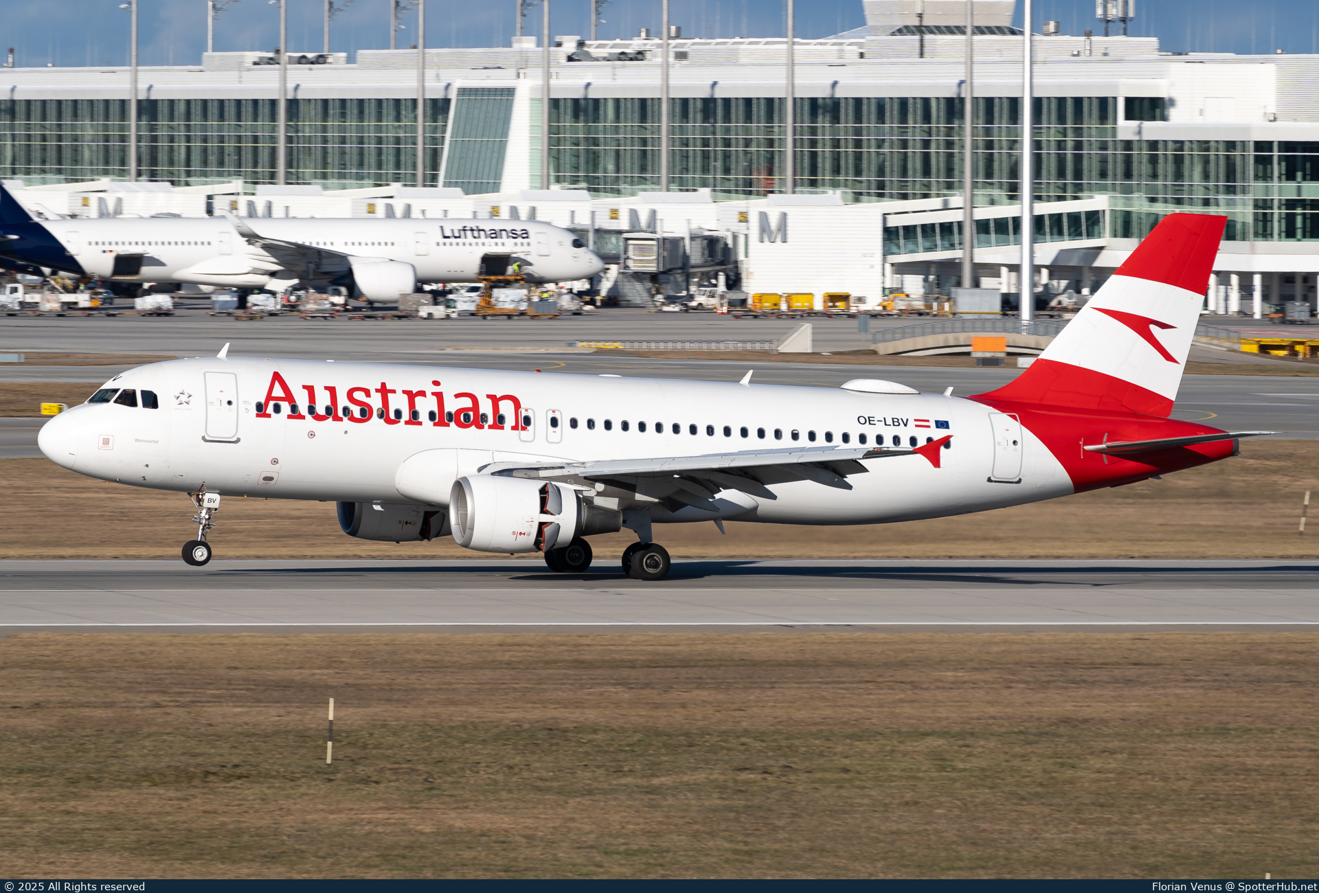 Photo of OE-LBV - Airbus A320-214 operated by Austrian Airlines