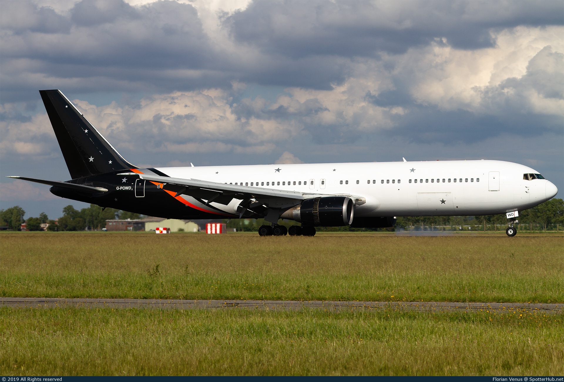 Photo of G-POWD - Boeing 767-36N(ER) operated by Titan Airways