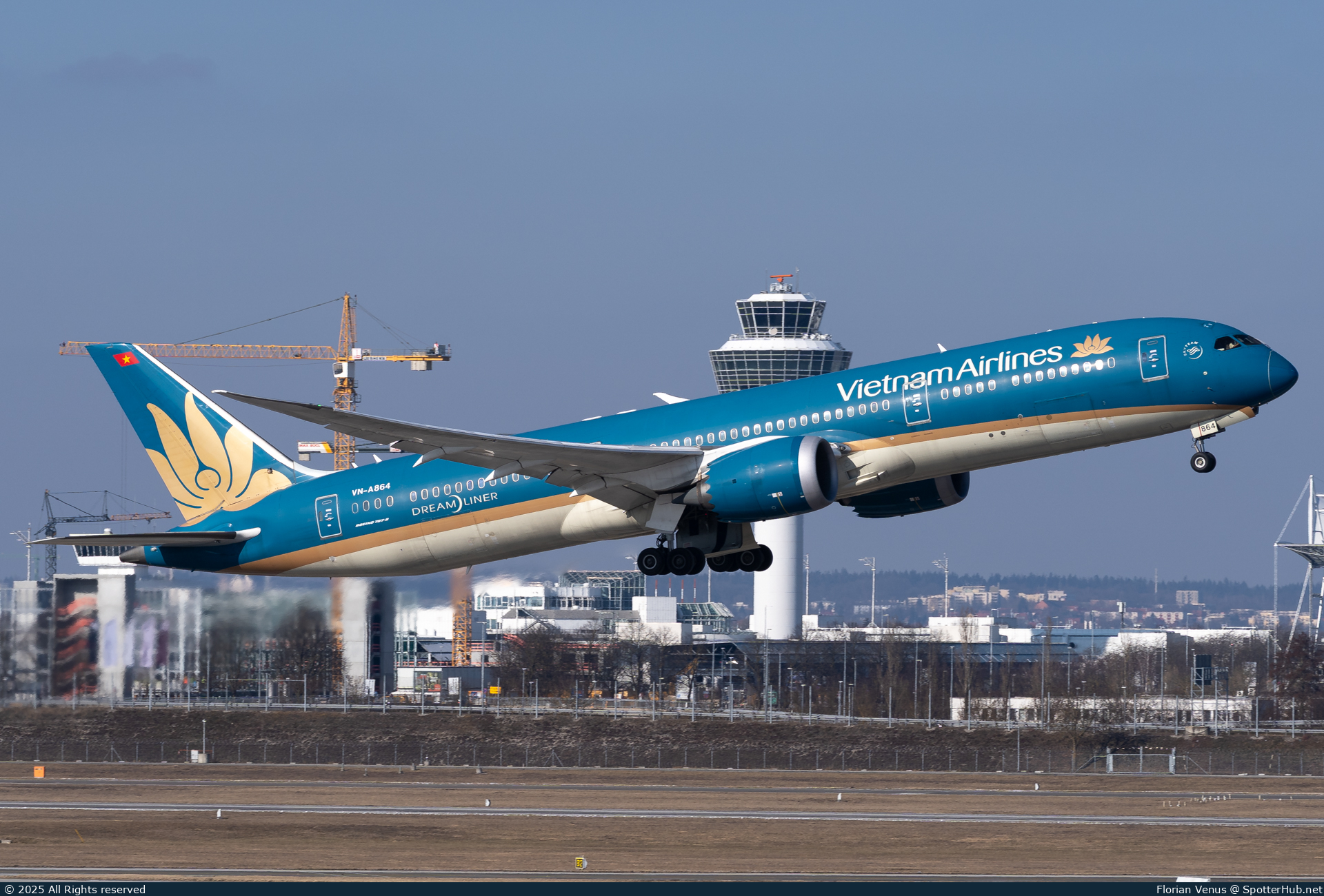 Photo of VN-A864 - Boeing 787-9 Dreamliner operated by Vietnam Airlines