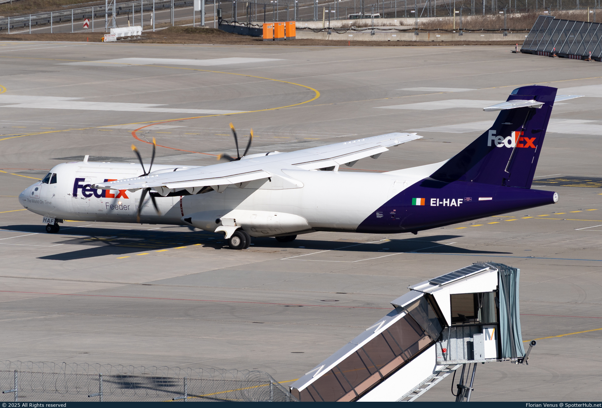 Photo of EI-HAF - ATR 72-600(F) operated by FedEx Feeder (opb ASL Airlines Ireland)