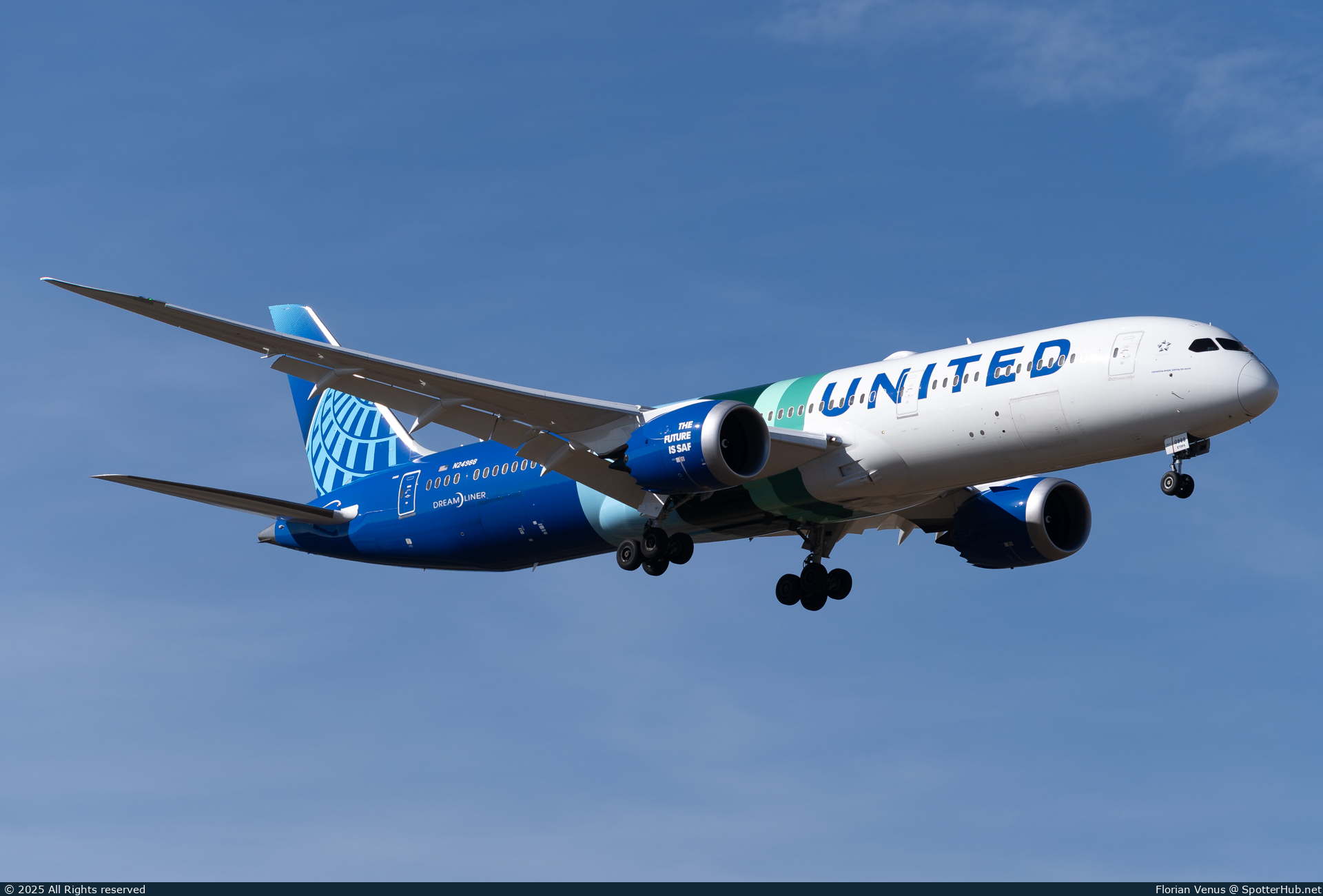 Photo of N24988 - Boeing 787-9 Dreamliner operated by United Airlines