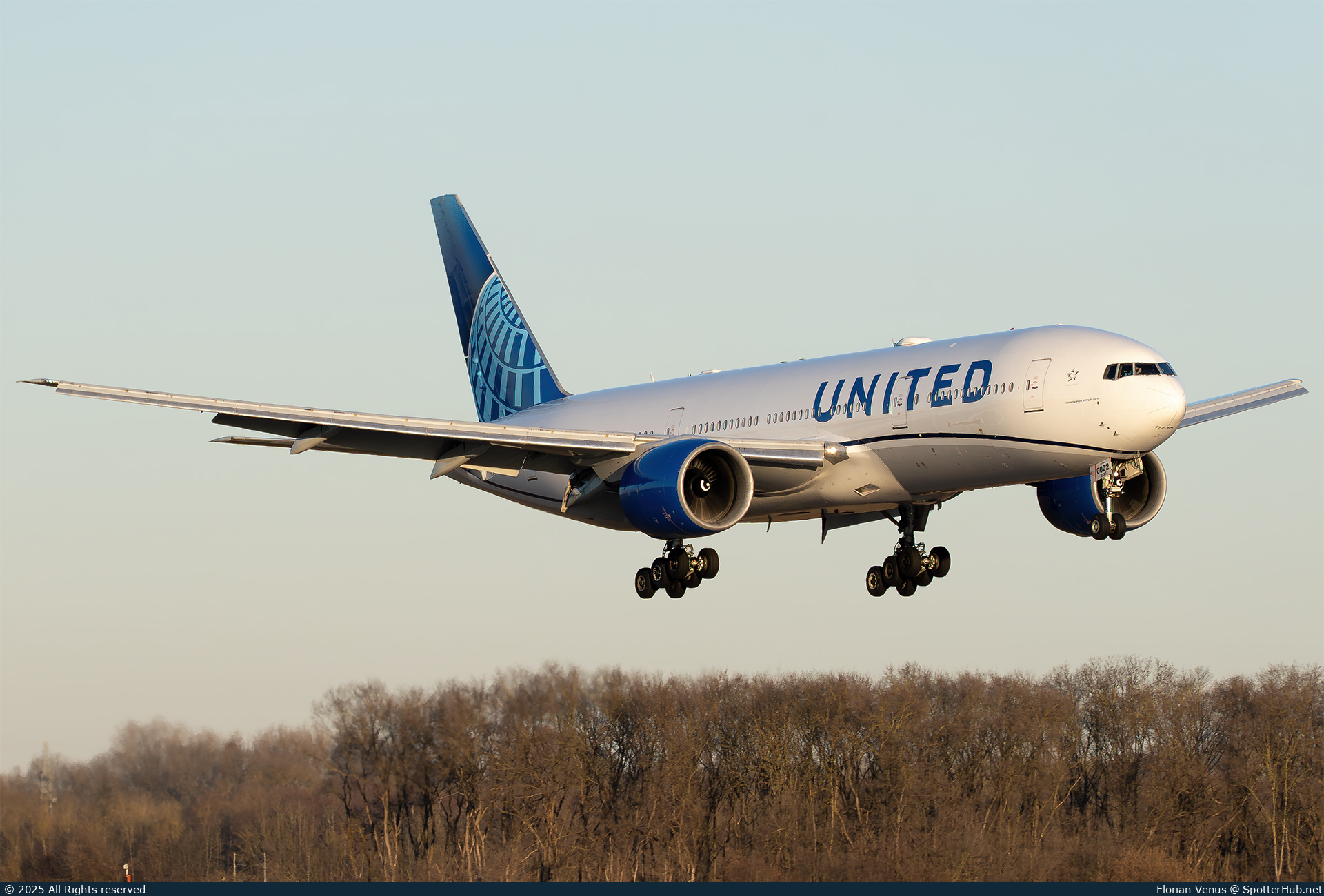 Photo of N78002 - Boeing 777-224(ER) operated by United Airlines