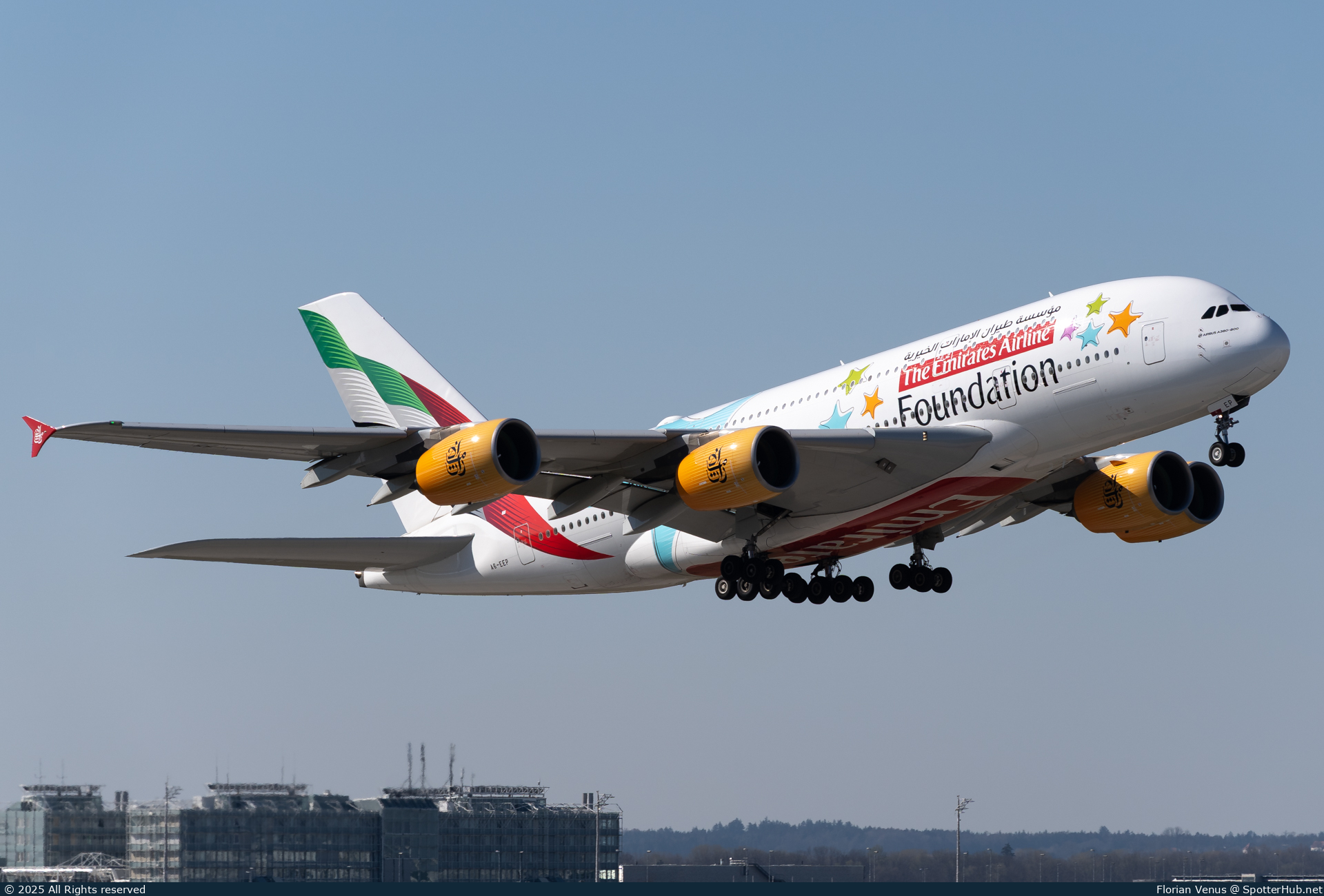 Photo of A6-EEP - Airbus A380-861 operated by Emirates