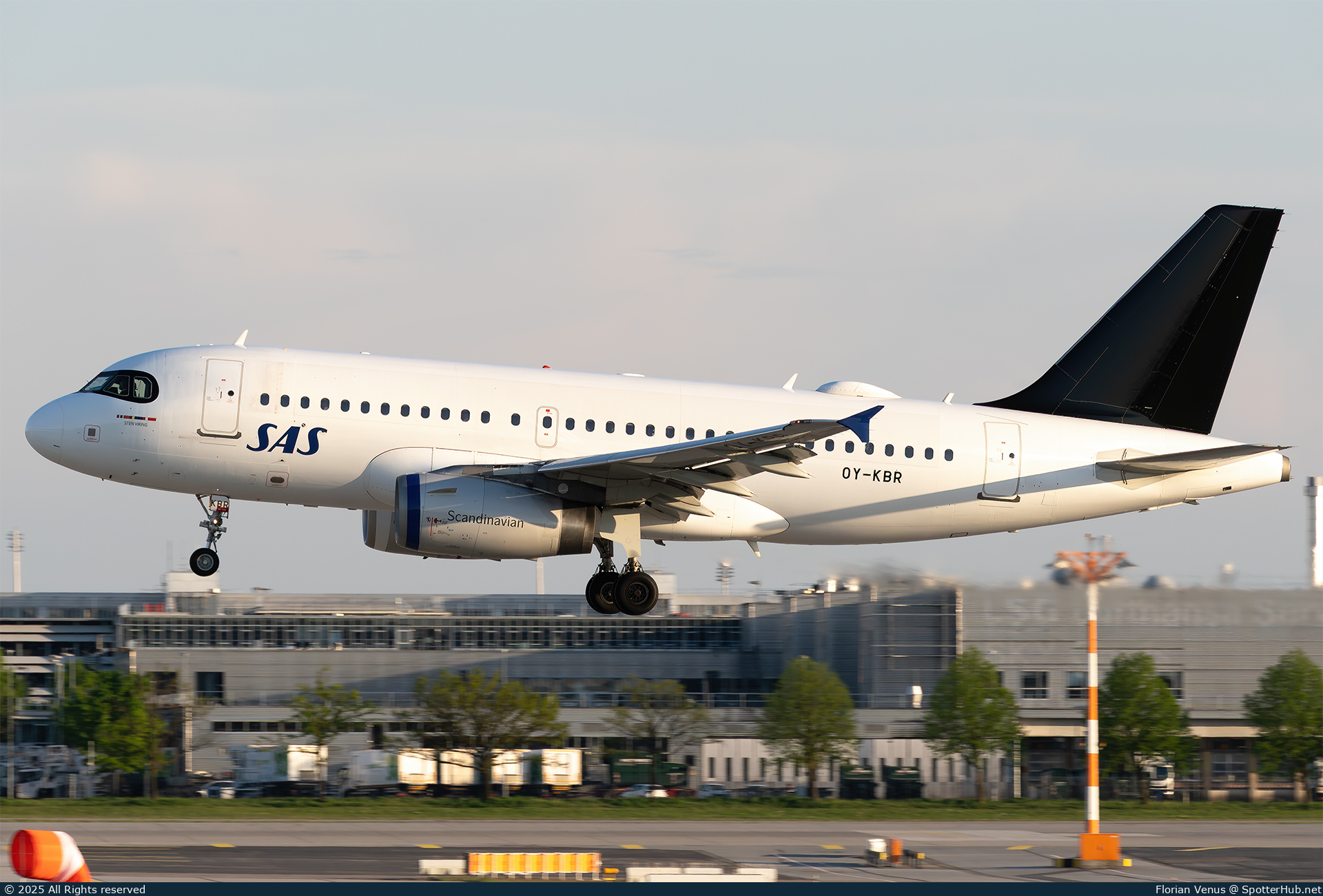 Photo of OY-KBR - Airbus A319-131 operated by SAS Scandinavian Airlines