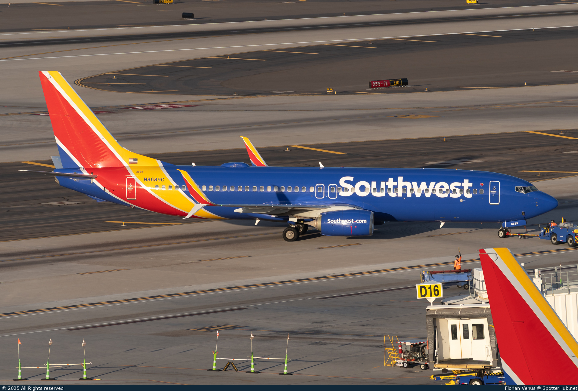 Photo of N8689C - Boeing 737-8H4 operated by Southwest Airlines