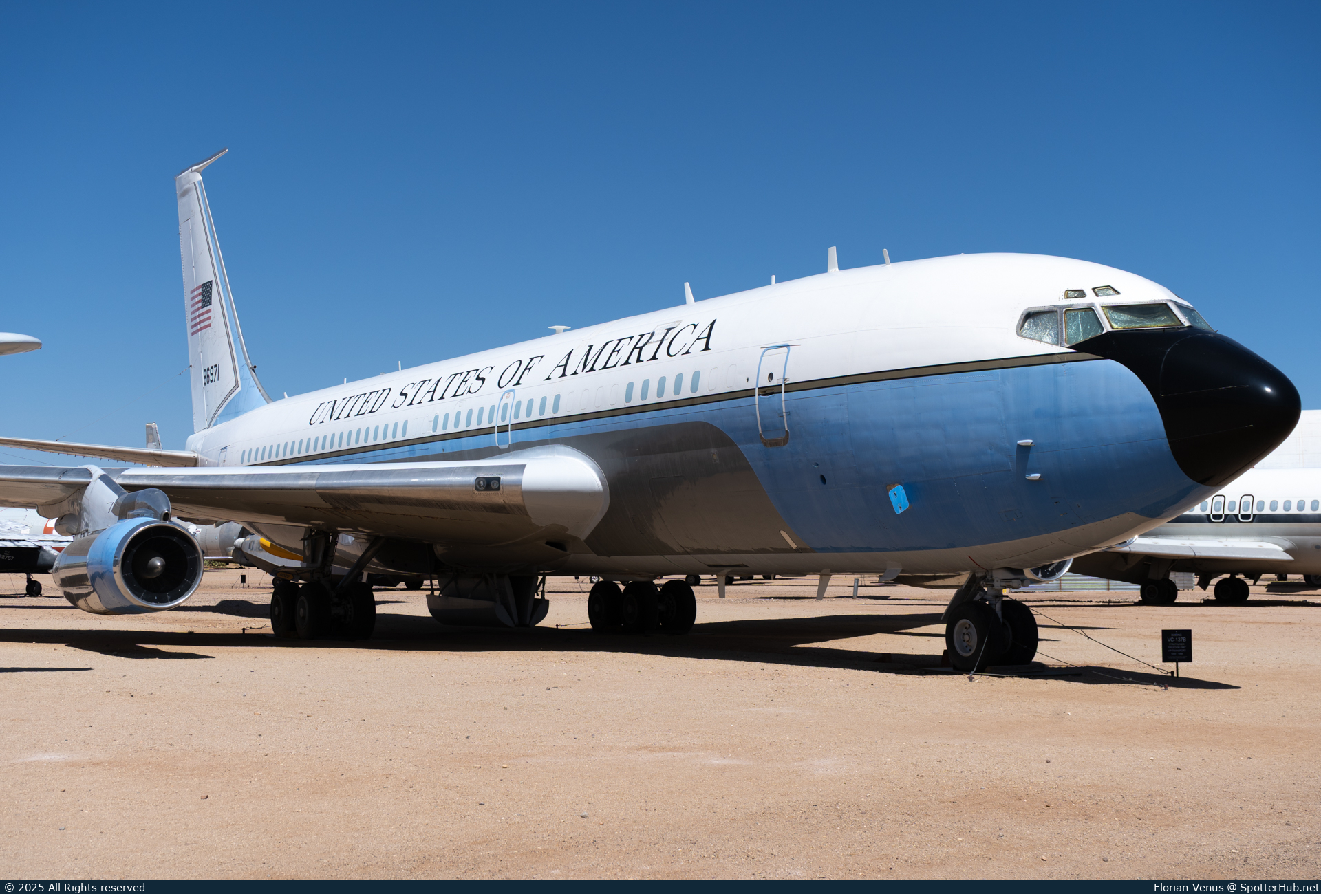 Photo of 58-6971 - Boeing VC-137B Stratoliner operated by US Air Force