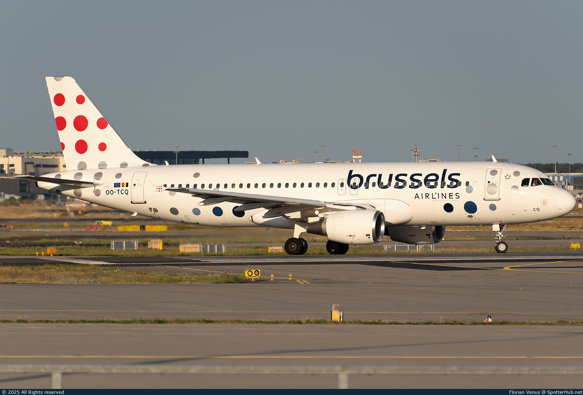Photo of OO-TCQ - Airbus A320-214 operated by Brussels Airlines