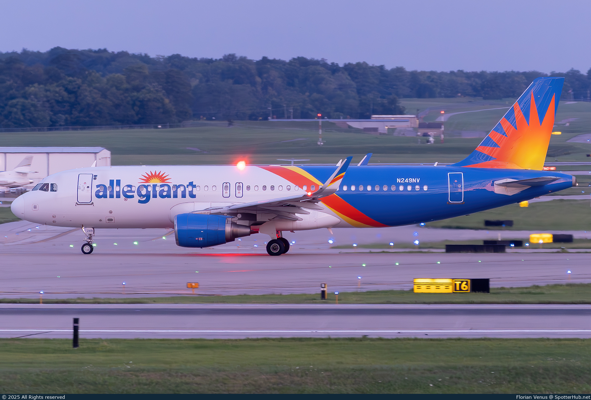 Photo of N249NV - Airbus A320-214 operated by Allegiant Air