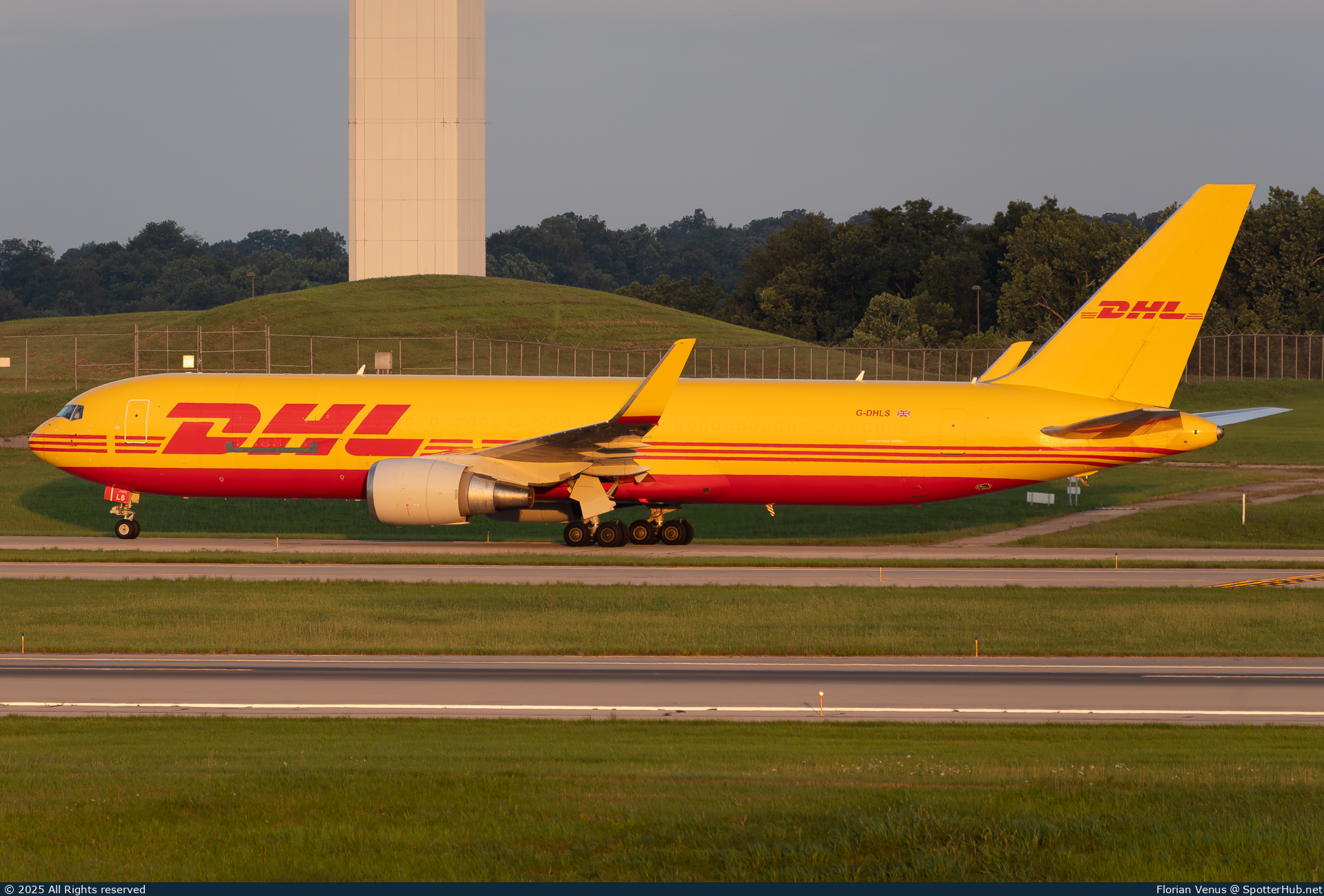 Photo of G-DHLS - Boeing 767-316(ER)(BCF) operated by DHL Air