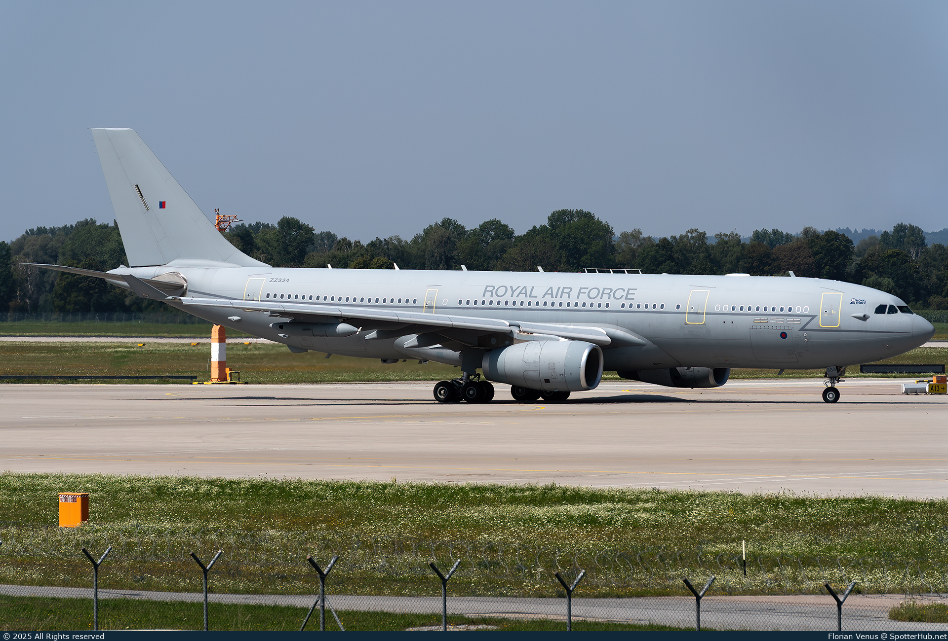 Photo of ZZ334 - Airbus A330-243(MRTT) Voyager KC.Mk 3 operated by Royal Air Force
