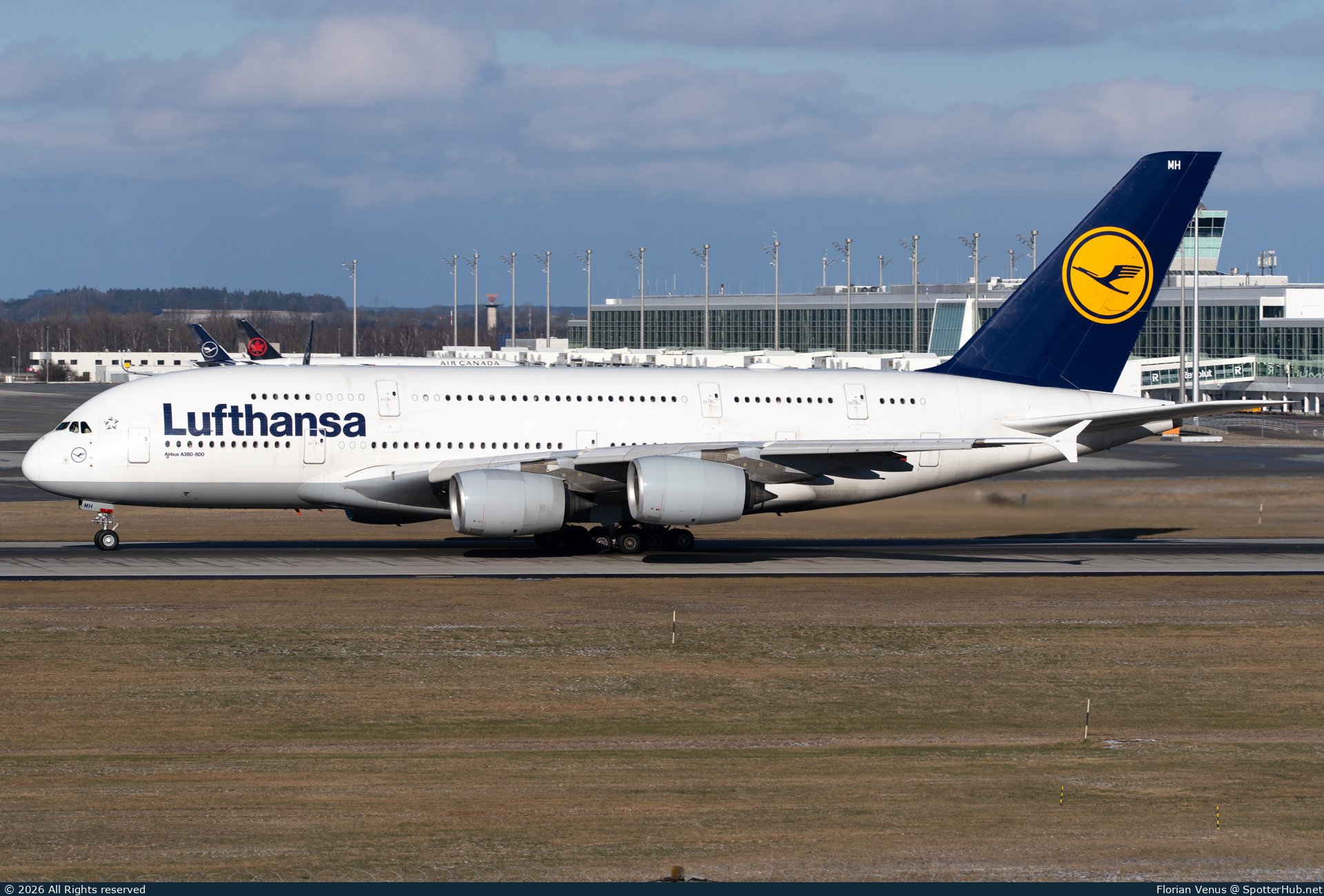 Photo of D-AIMH - Airbus A380-841 operated by Lufthansa
