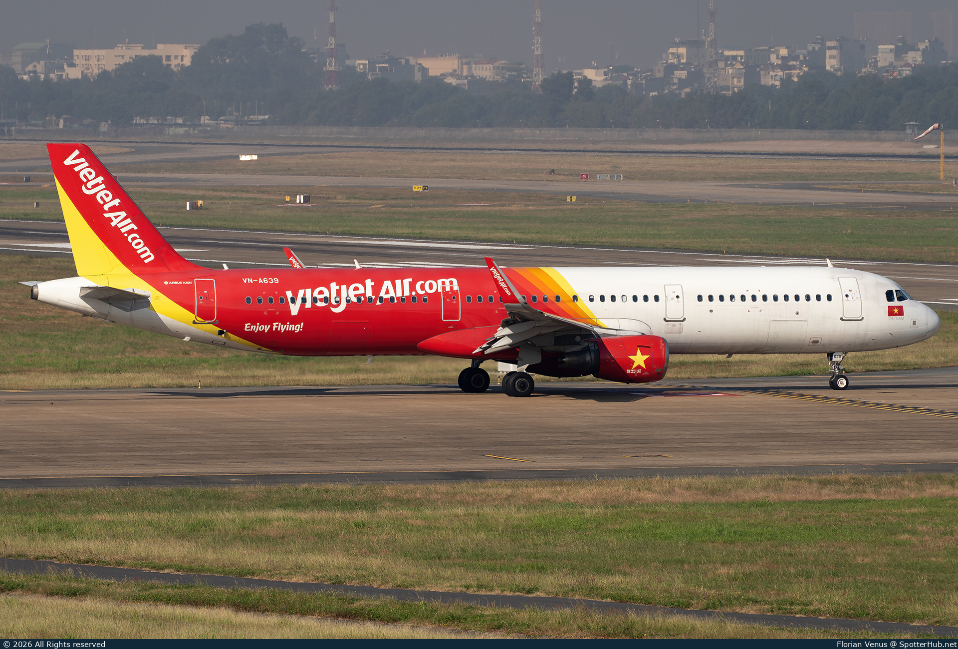 Photo of VN-A639 - Airbus A321-211 operated by VietJet Air