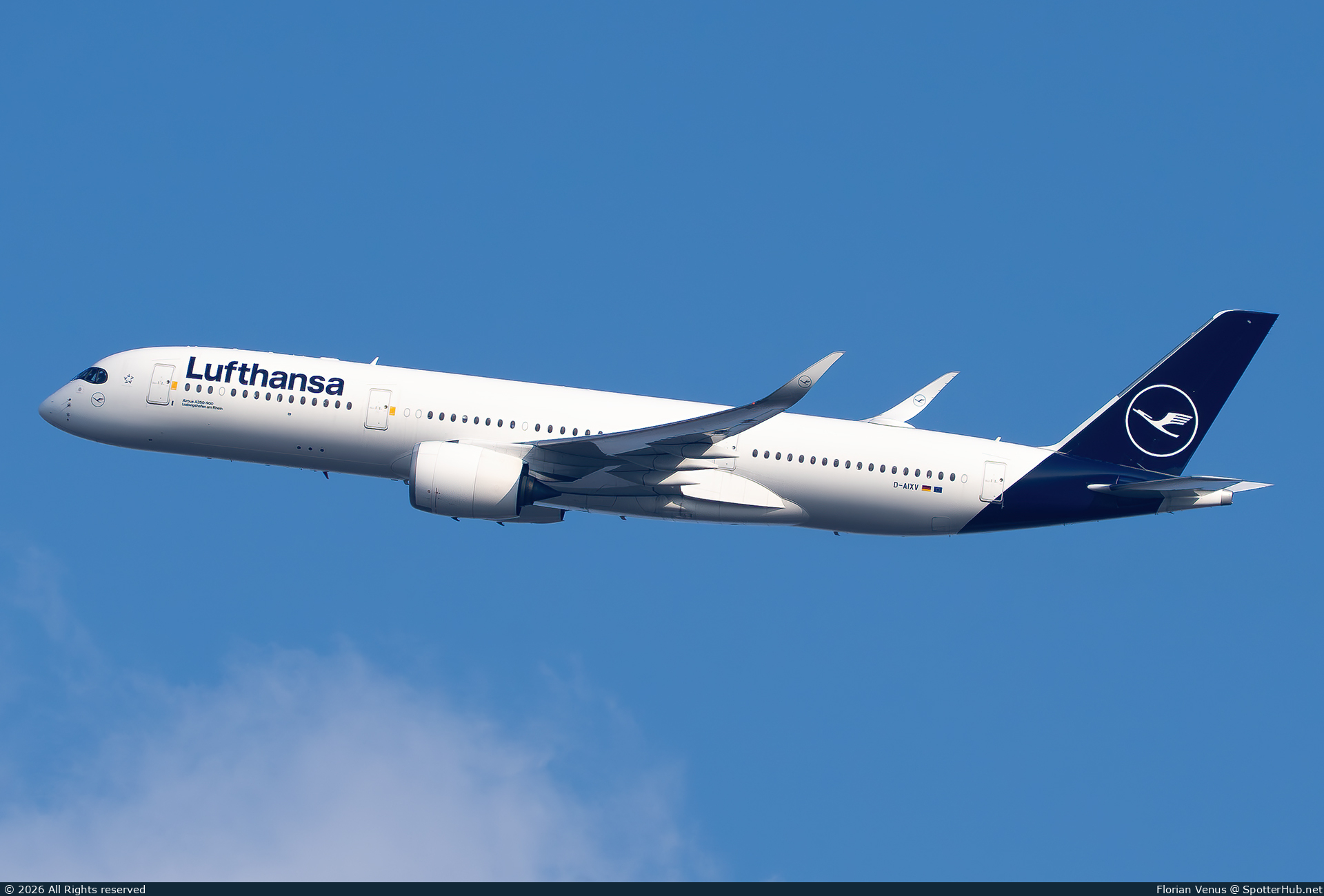 Photo of D-AIXV - Airbus A350-941 operated by Lufthansa
