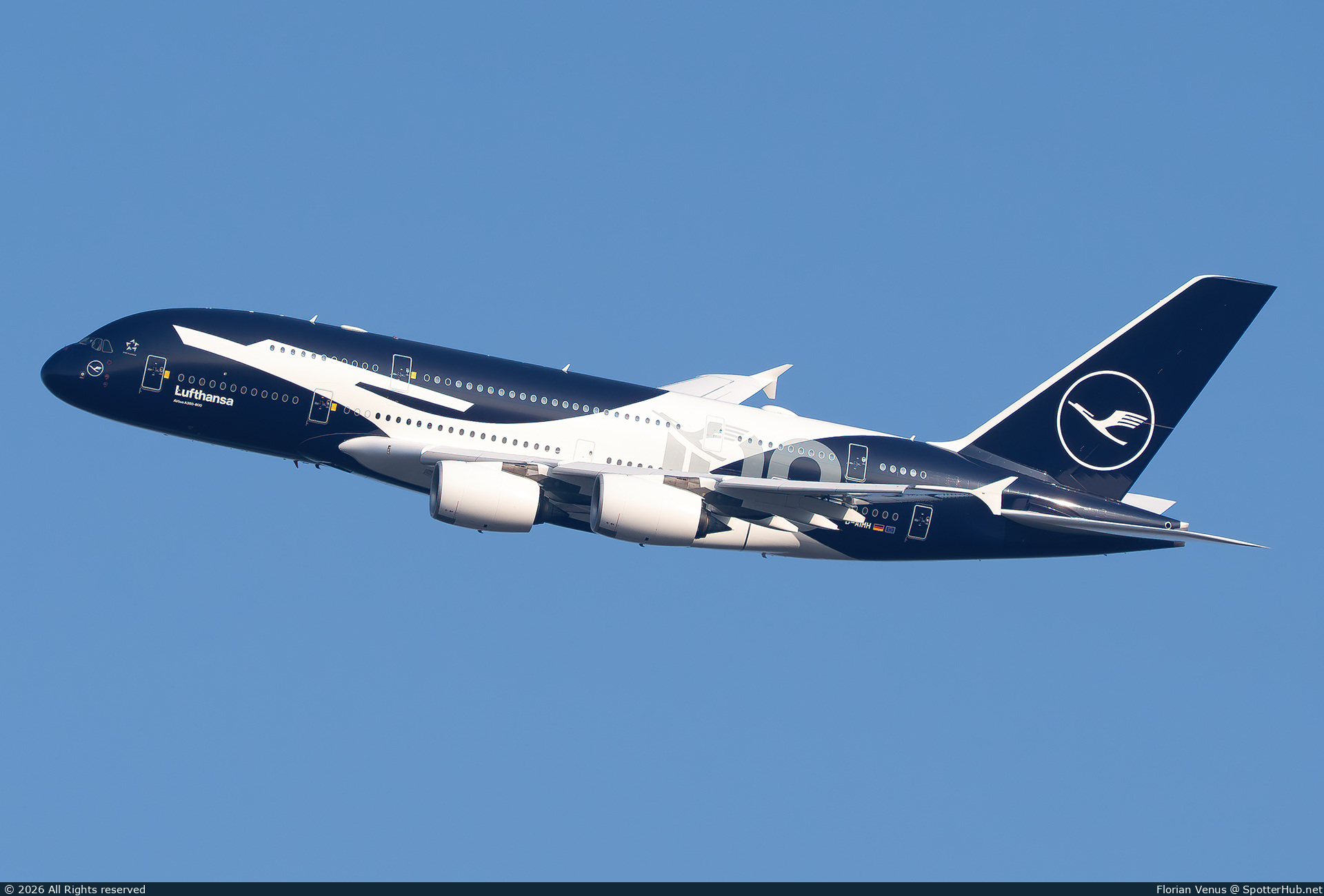 Photo of D-AIMH - Airbus A380-841 operated by Lufthansa