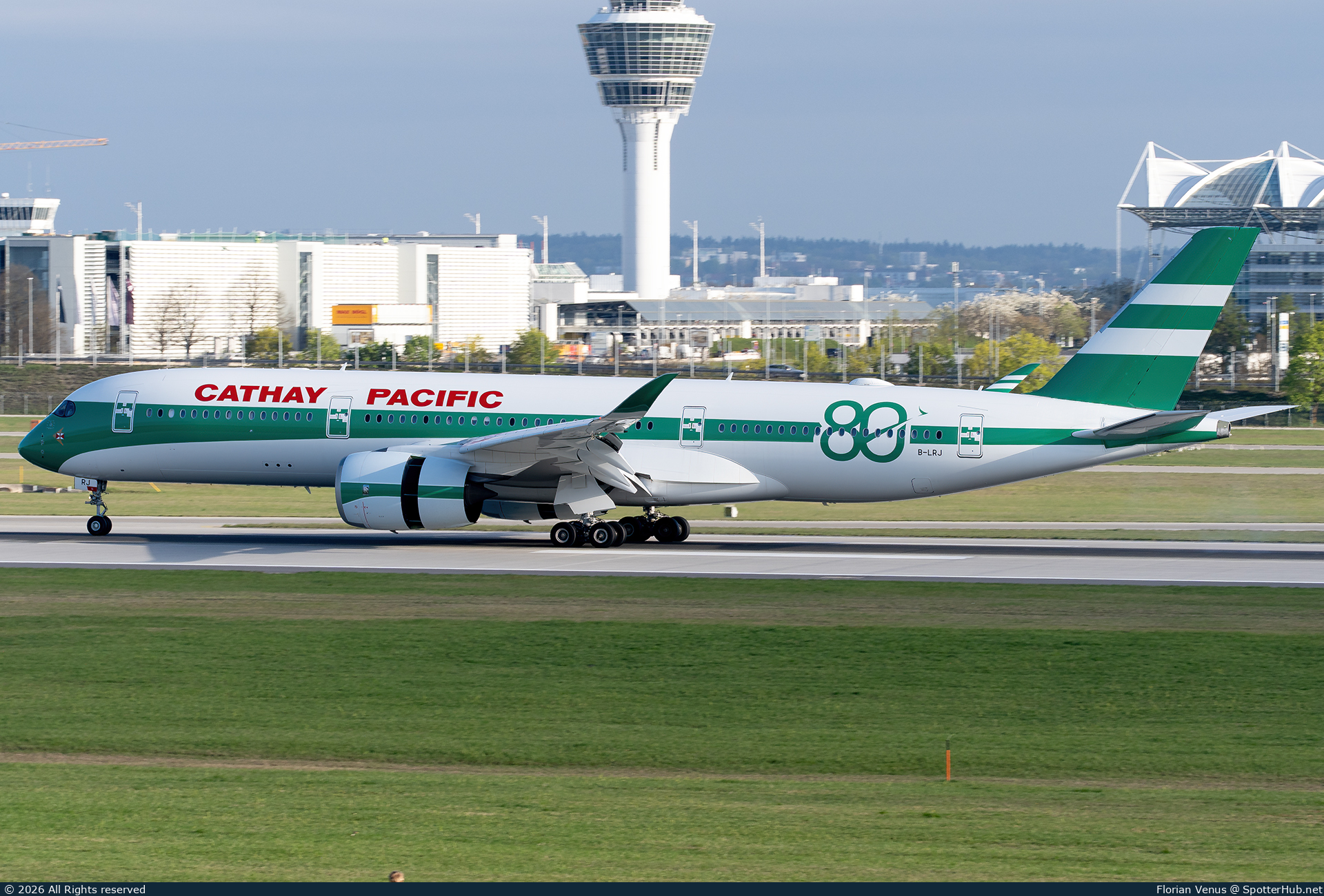 Photo of B-LRJ - Airbus A350-941 operated by Cathay Pacific Airways