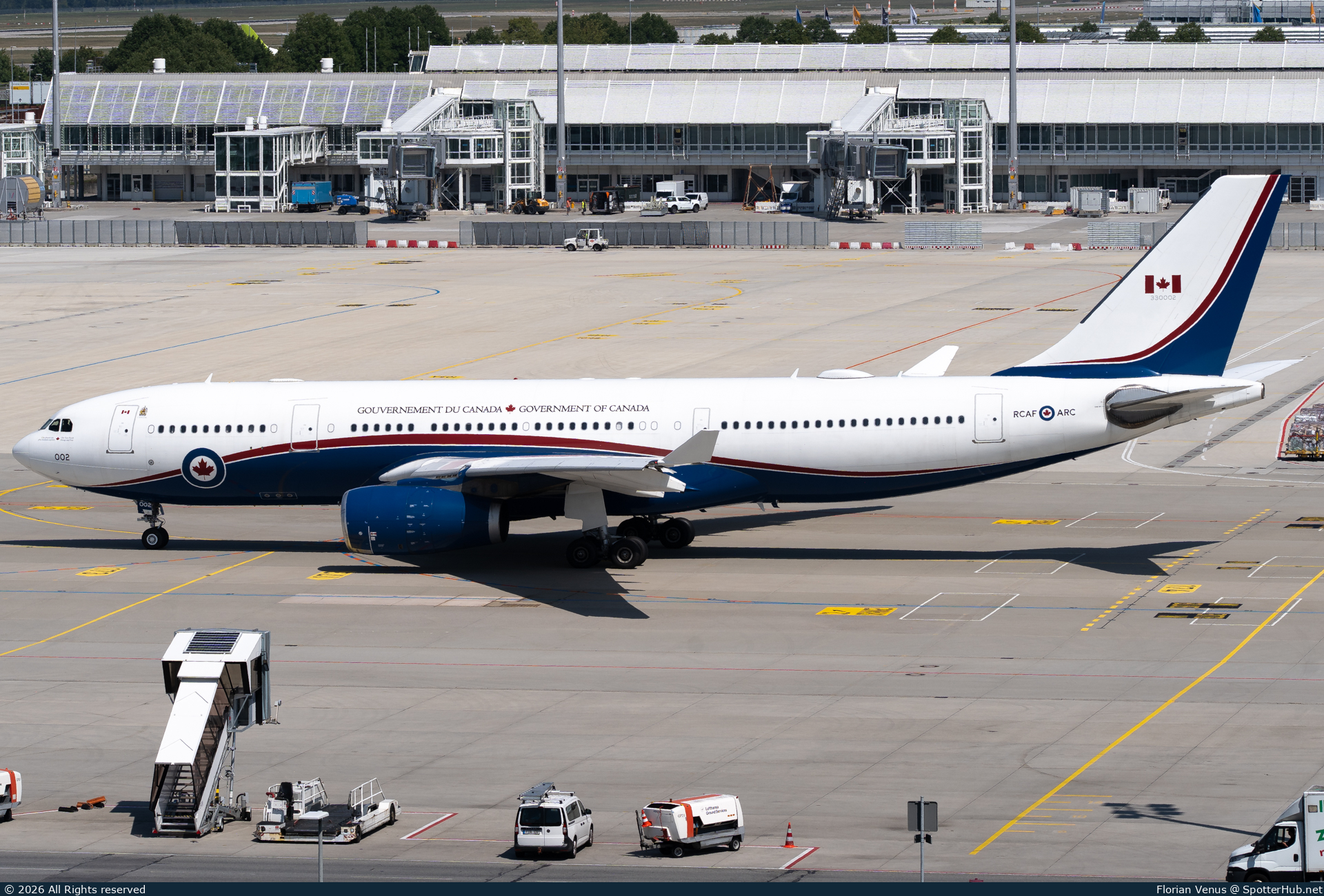 Photo of 330002 - Airbus CC-330 Husky operated by Royal Canadian Air Force
