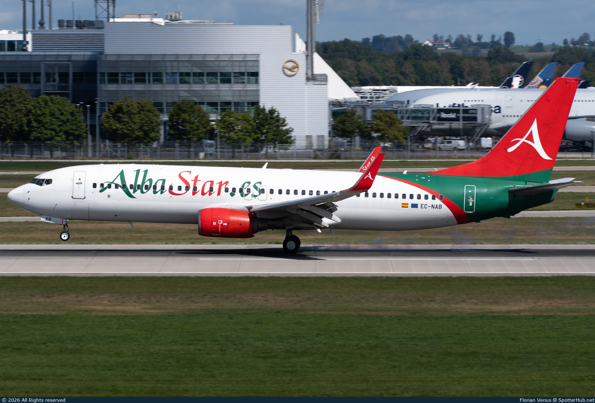 Photo of EC-NAB - Boeing 737-81Q operated by AlbaStar