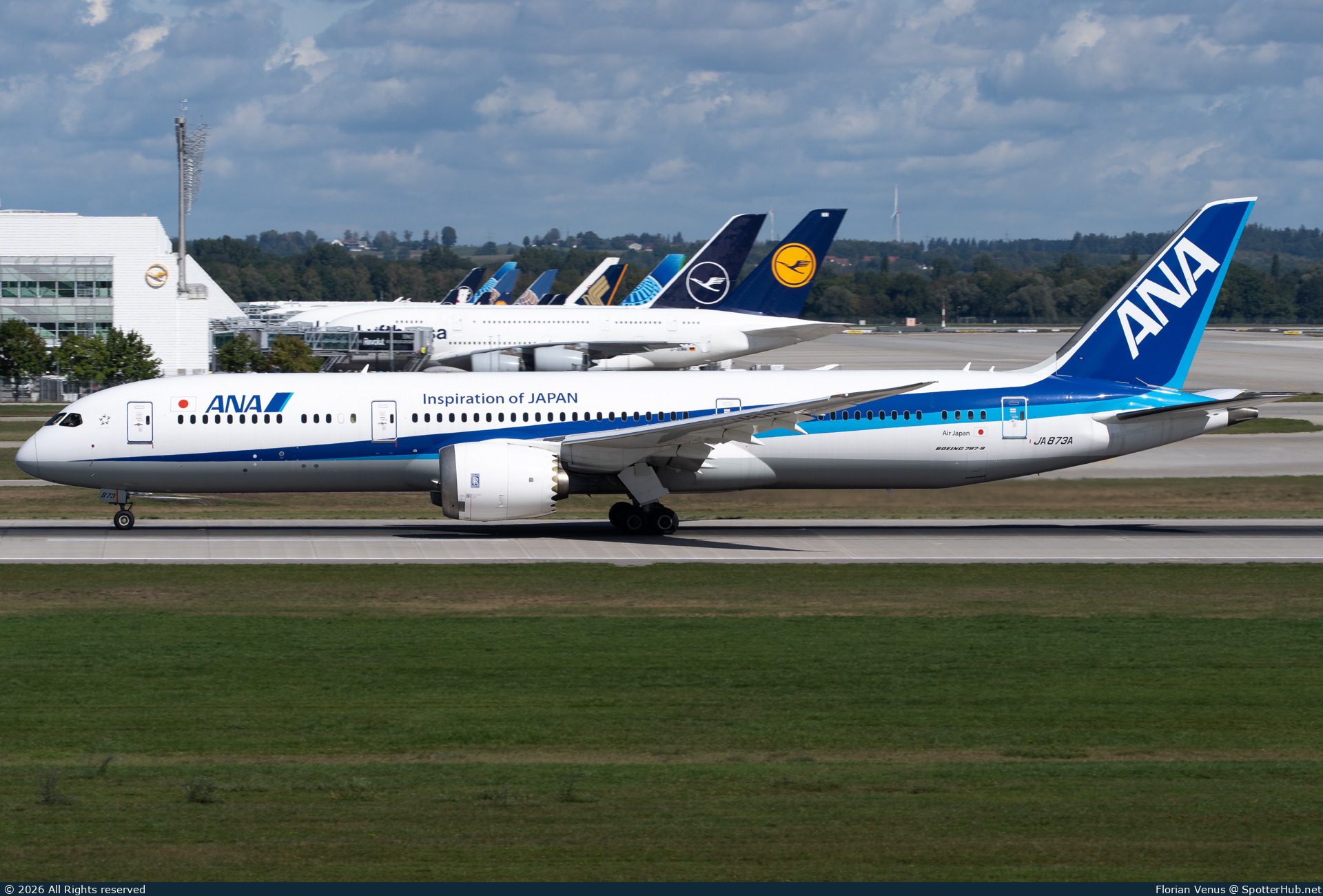 Photo of JA873A - Boeing 787-9 Dreamliner operated by ANA All Nippon Airways (opb Air Japan)