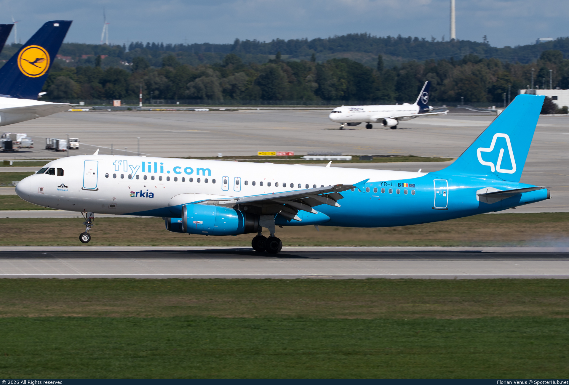 Photo of YR-LIB - Airbus A320-232 operated by Fly Lili