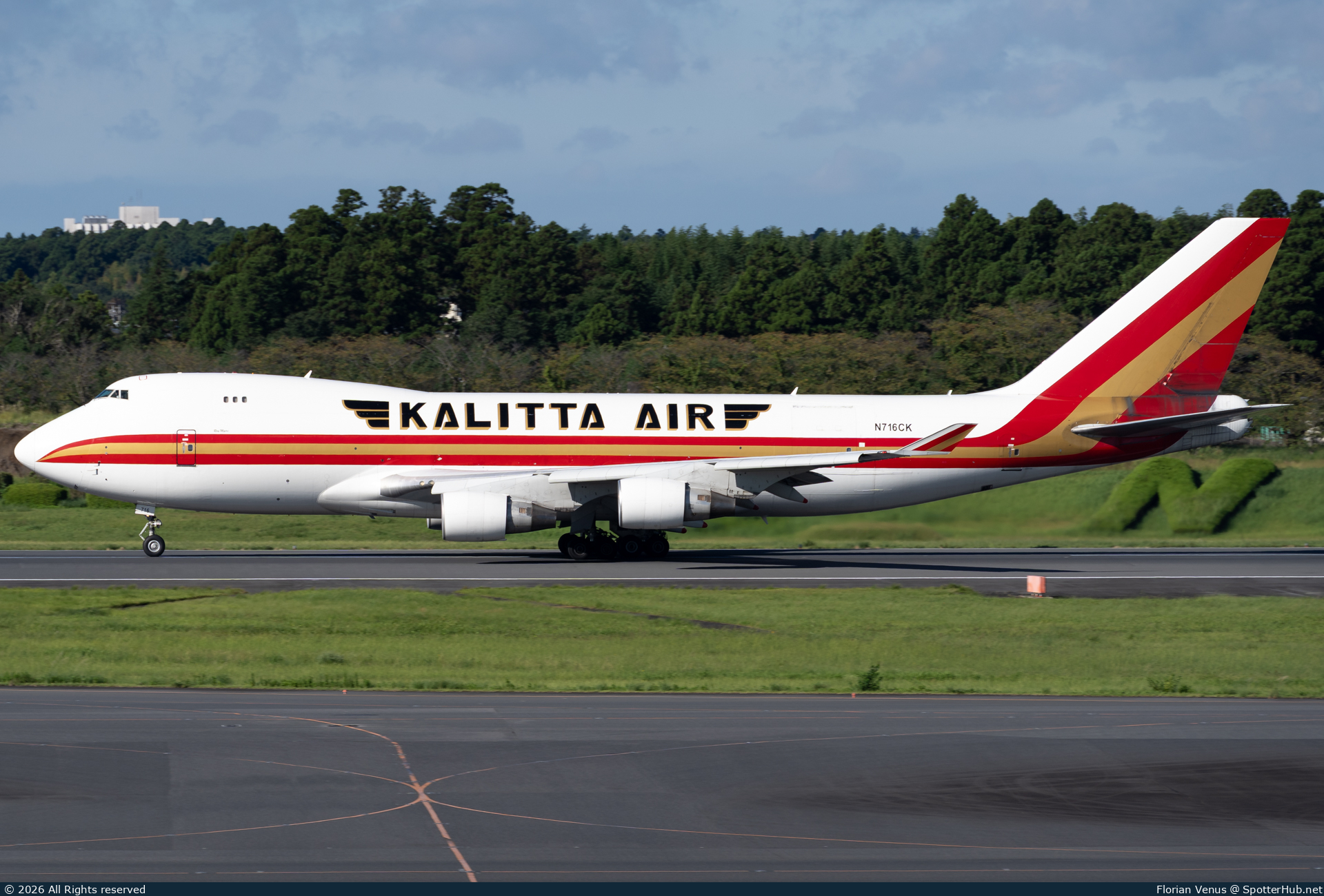 Photo of N716CK - Boeing 747-4B5F operated by Kalitta Air